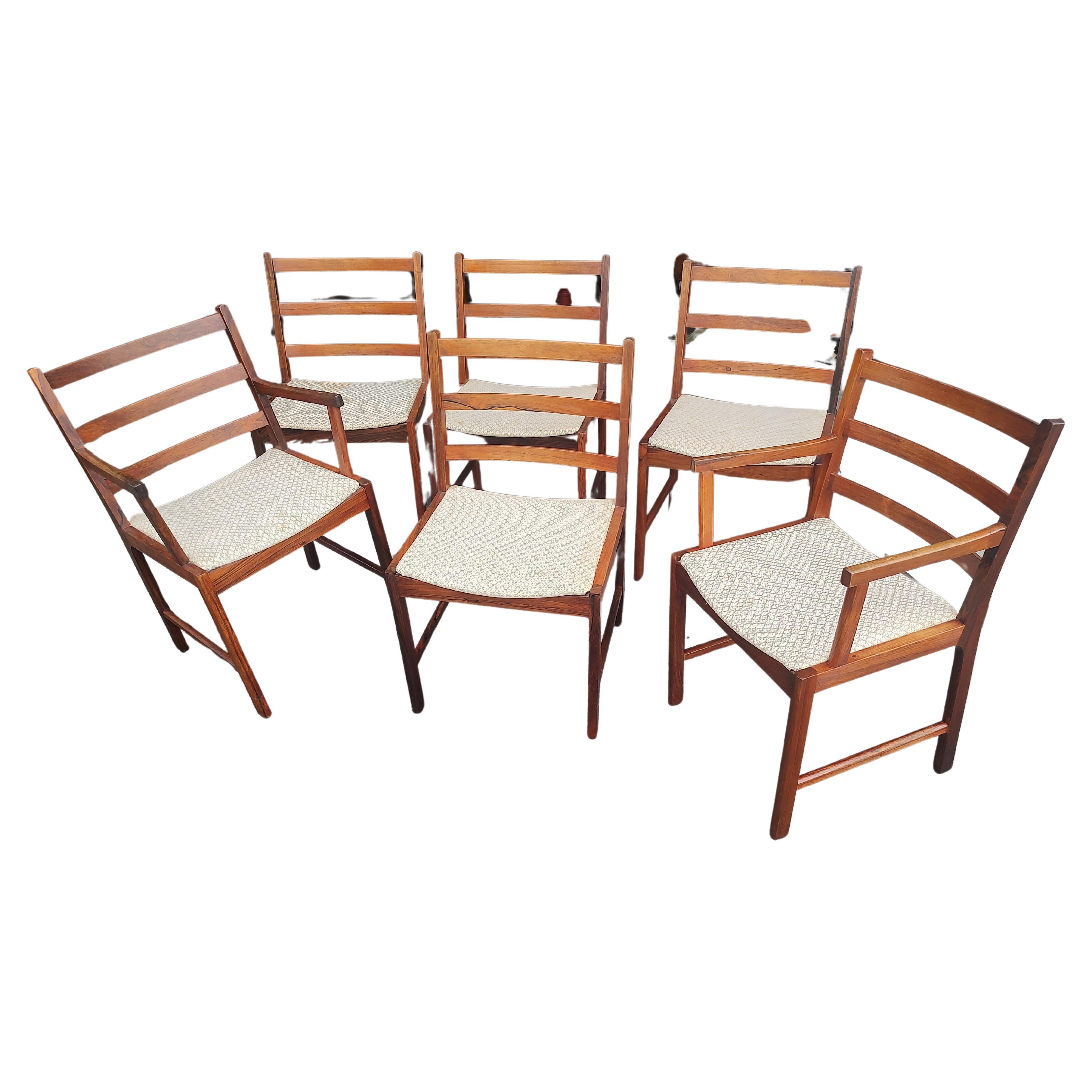 Dänisches Rosenholz-Set aus 6 Esszimmerstühlen im Stil von Niels Moller, Moderne der Mitte des Jahrhunderts im Zustand „Gut“ im Angebot in Port Jervis, NY