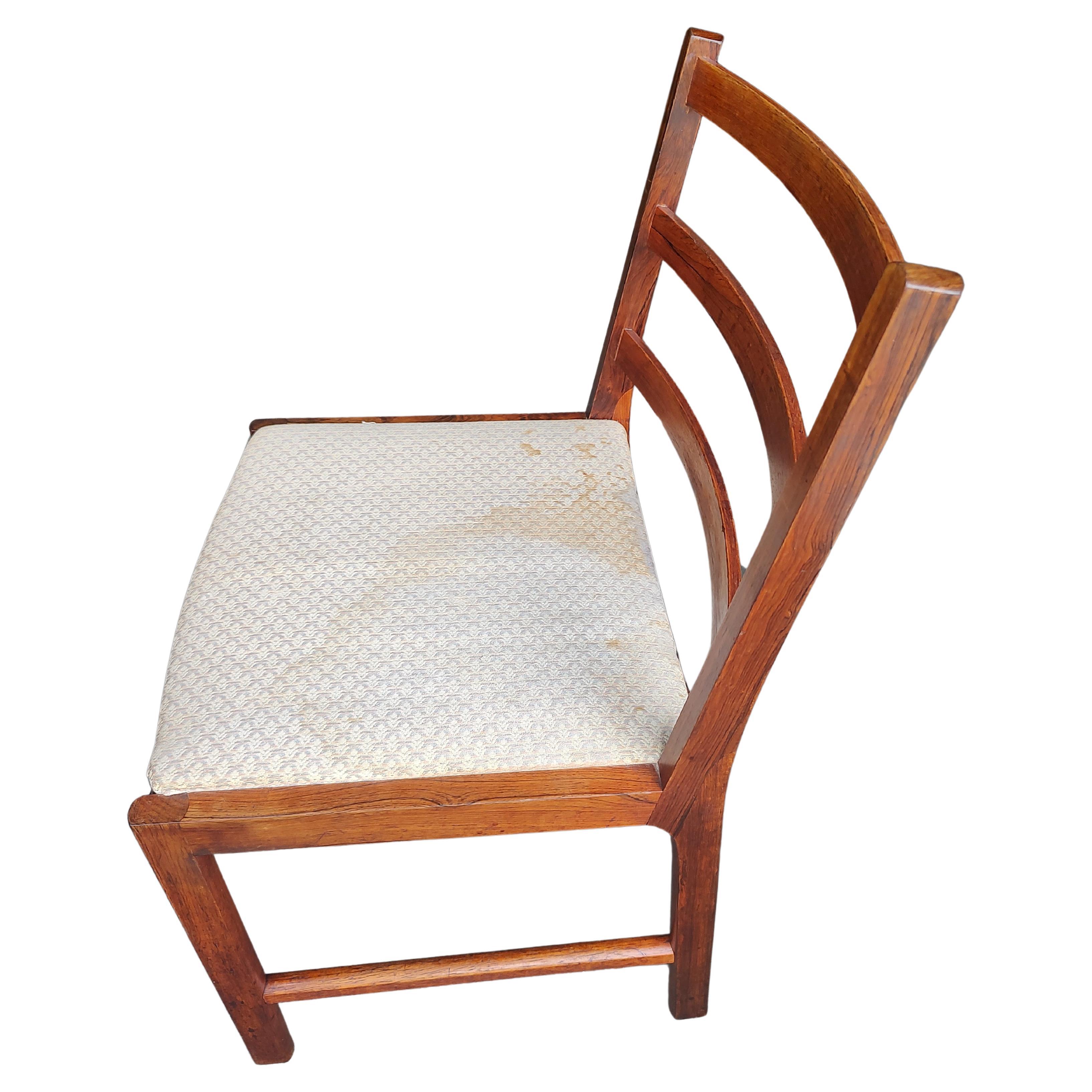 Dänisches Rosenholz-Set aus 6 Esszimmerstühlen im Stil von Niels Moller, Moderne der Mitte des Jahrhunderts (Stoff) im Angebot