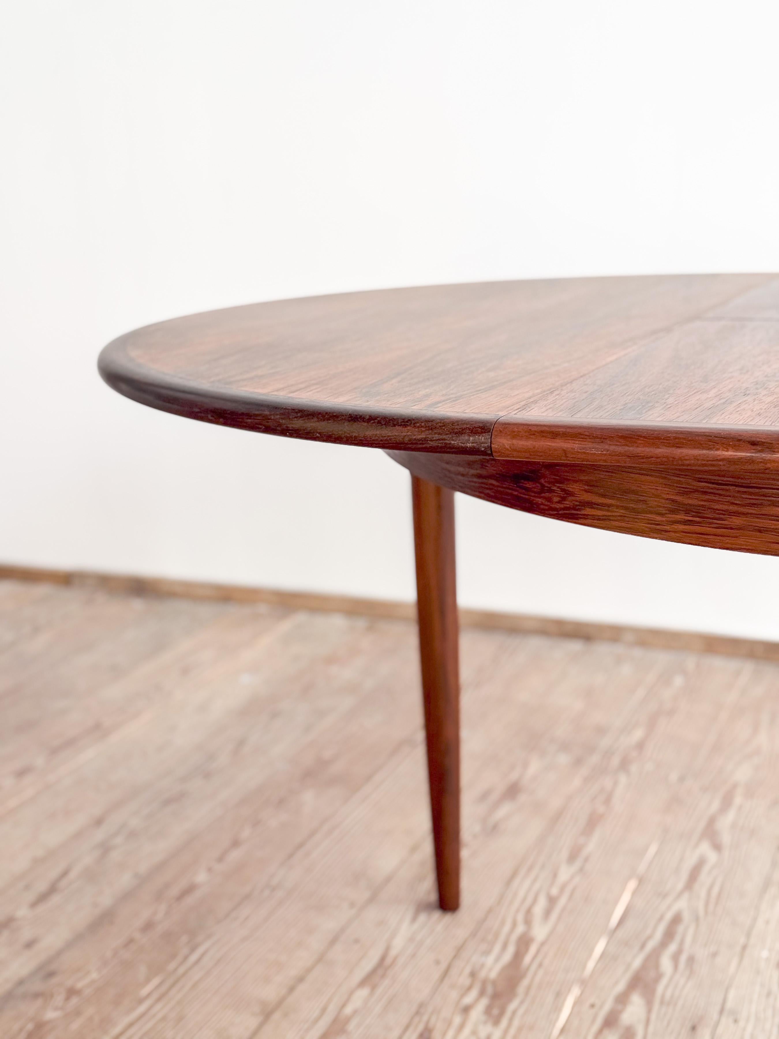 Mid-Century Modern Danish Round Extendable Teak Dining Table by Niels O. Møller For Sale 6
