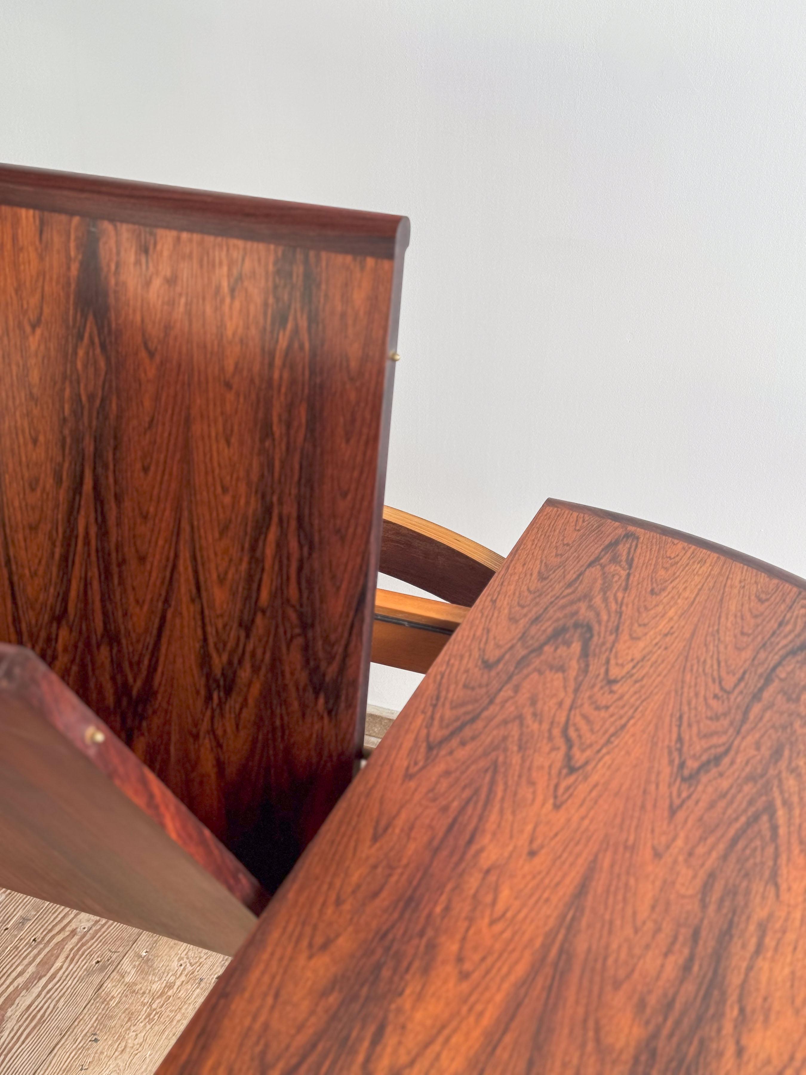 Mid-Century Modern Danish Round Extendable Teak Dining Table by Niels O. Møller For Sale 8