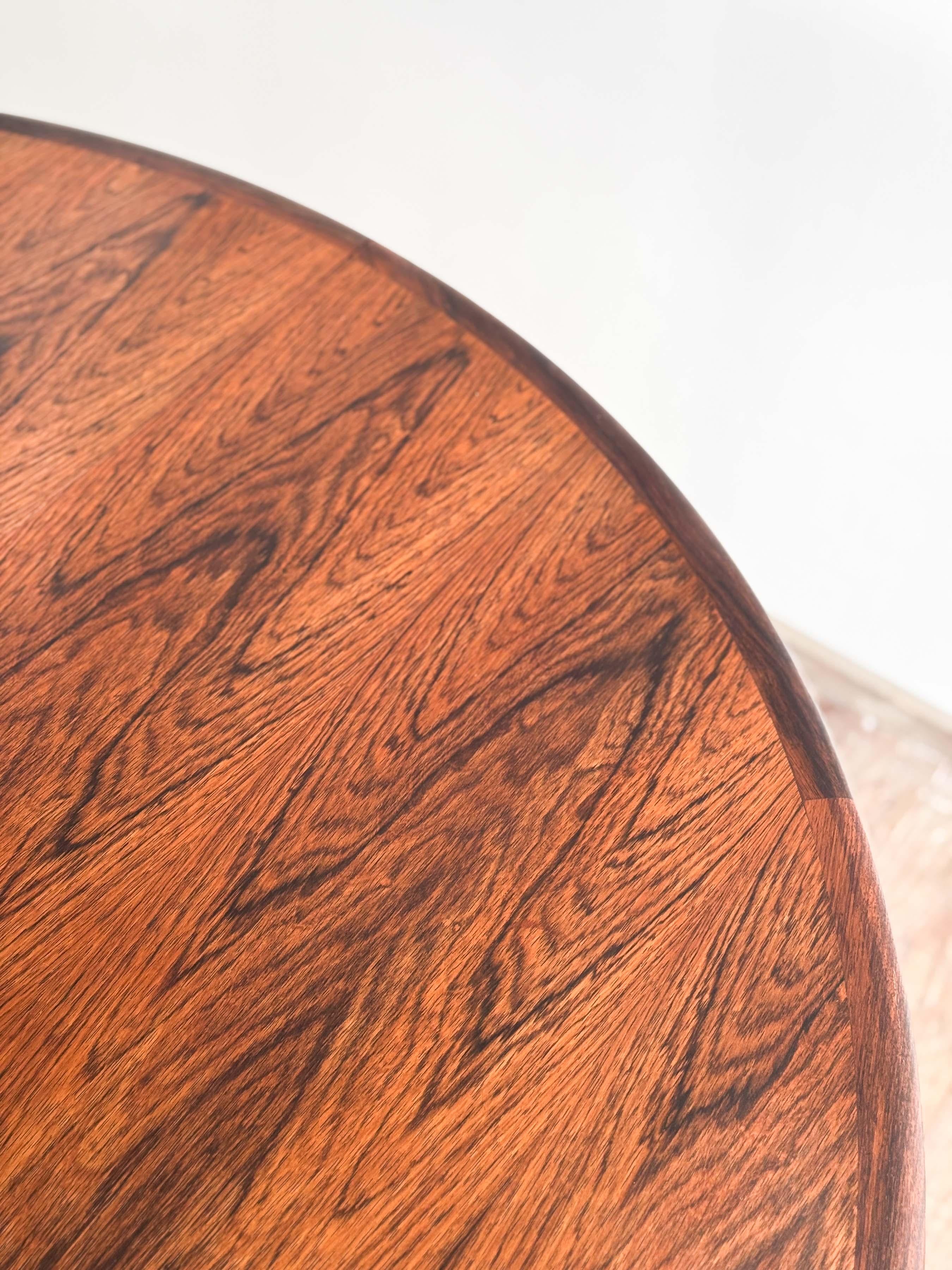 Mid-Century Modern Danish Round Extendable Teak Dining Table by Niels O. Møller For Sale 14