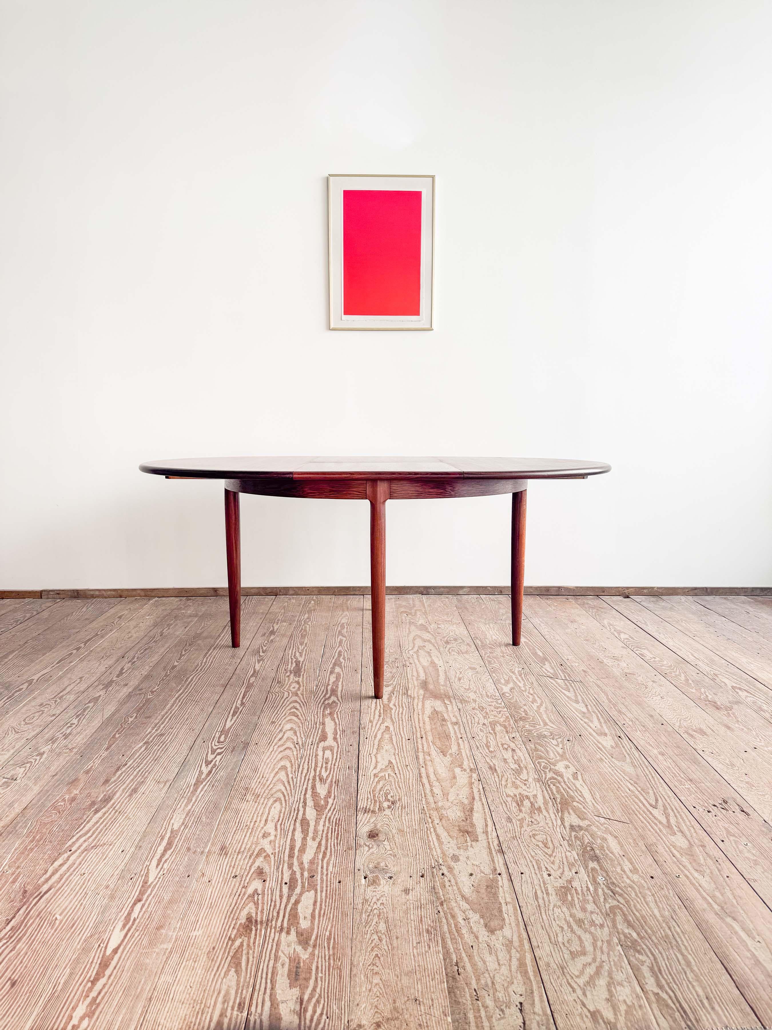 Mid-20th Century Mid-Century Modern Danish Round Extendable Teak Dining Table by Niels O. Møller For Sale