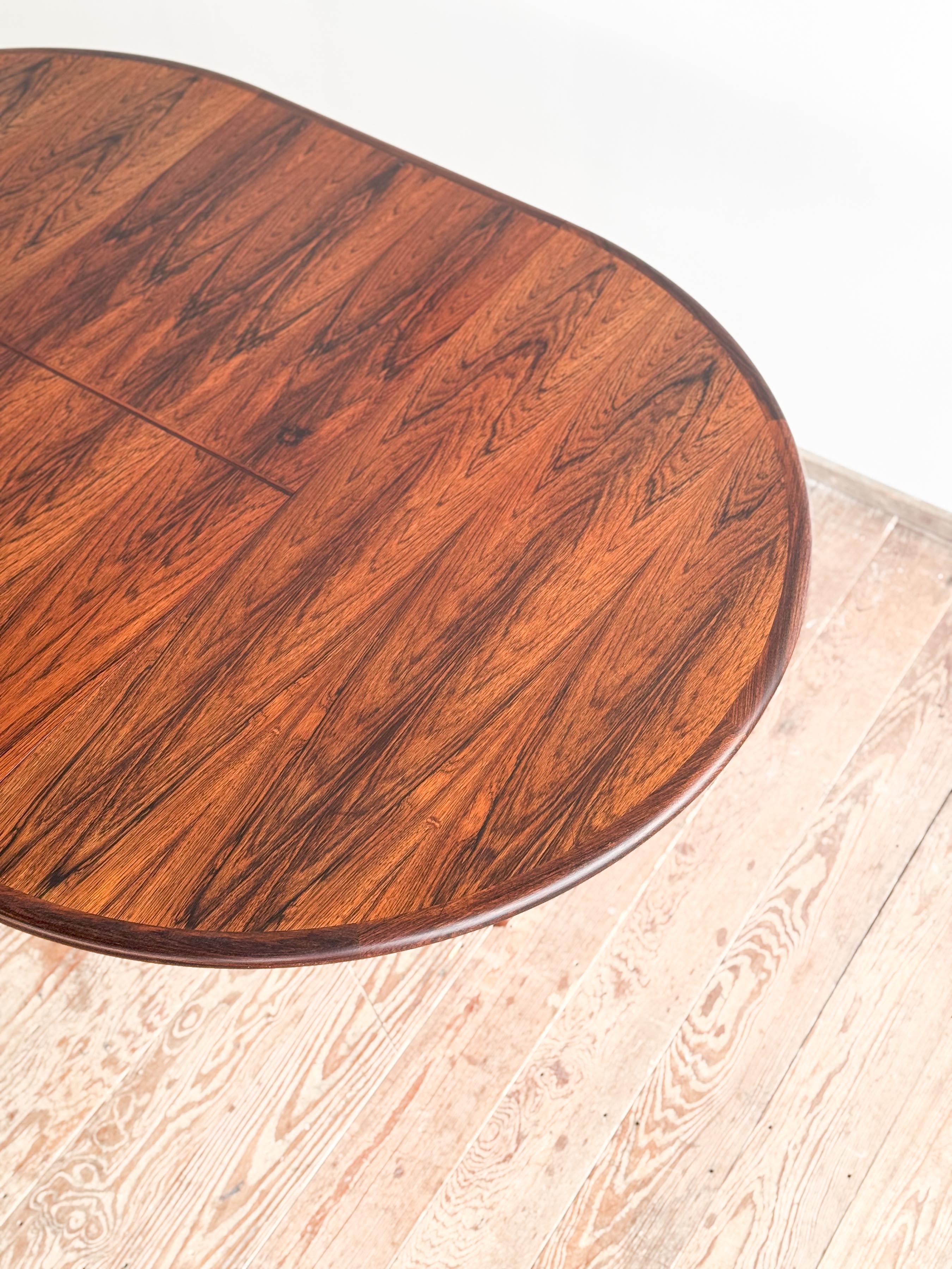 Mid-Century Modern Danish Round Extendable Teak Dining Table by Niels O. Møller For Sale 2