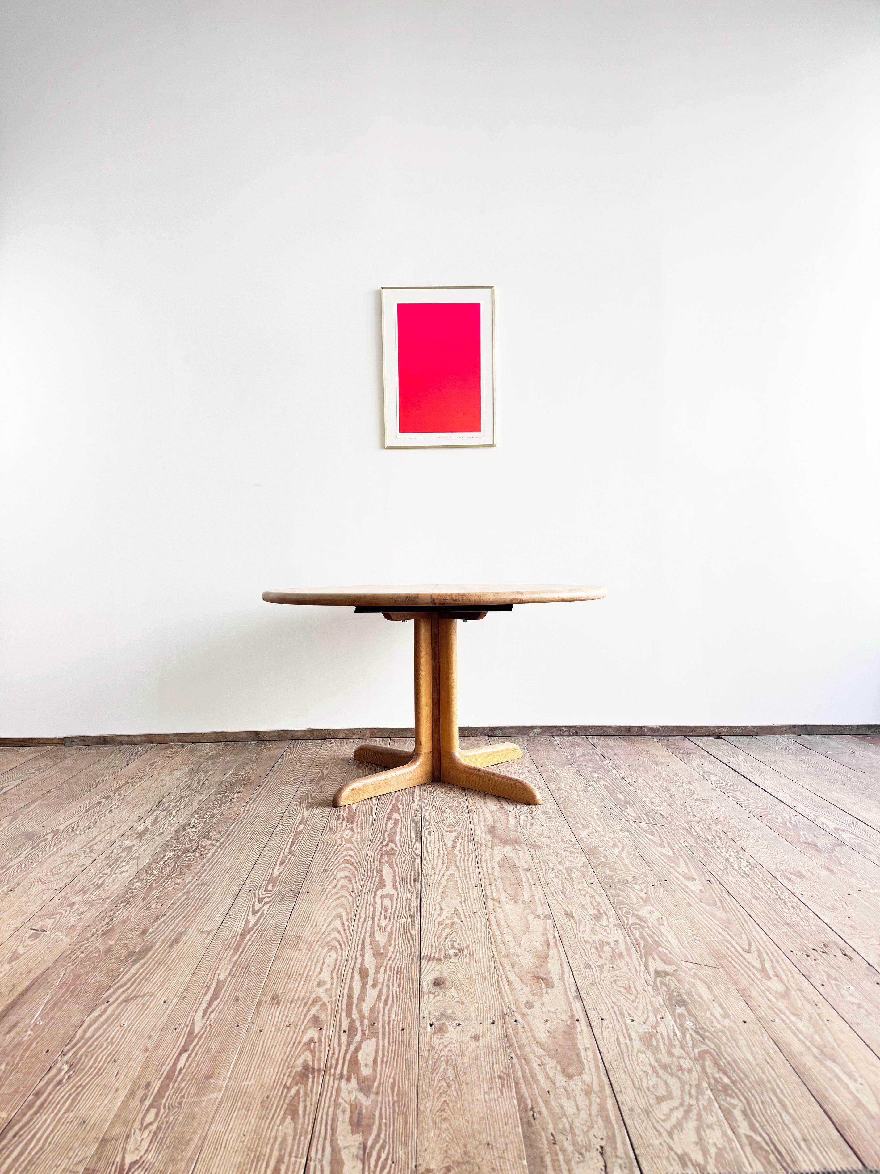 Dimensions 127 / 178 / 229 x 120 x 74 cm (Length x Depth x Height)

Danish dining table designed by Niels O. Møller and manufactured by J.L. Mollers in Denmark. The table is made out of massive oak wood and can be extended to 230 cm while showing a