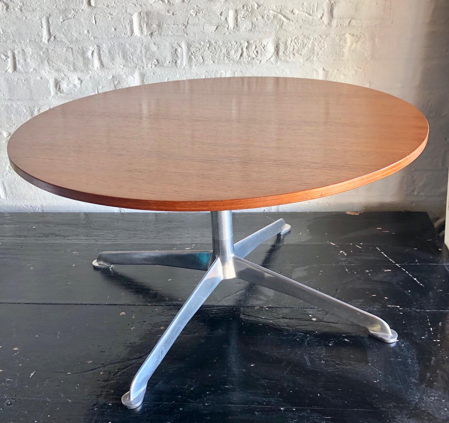 Mid-20th Century Mid-Century Modern Danish Round Teak Coffee / Occasional Table, Circa 1960s For Sale