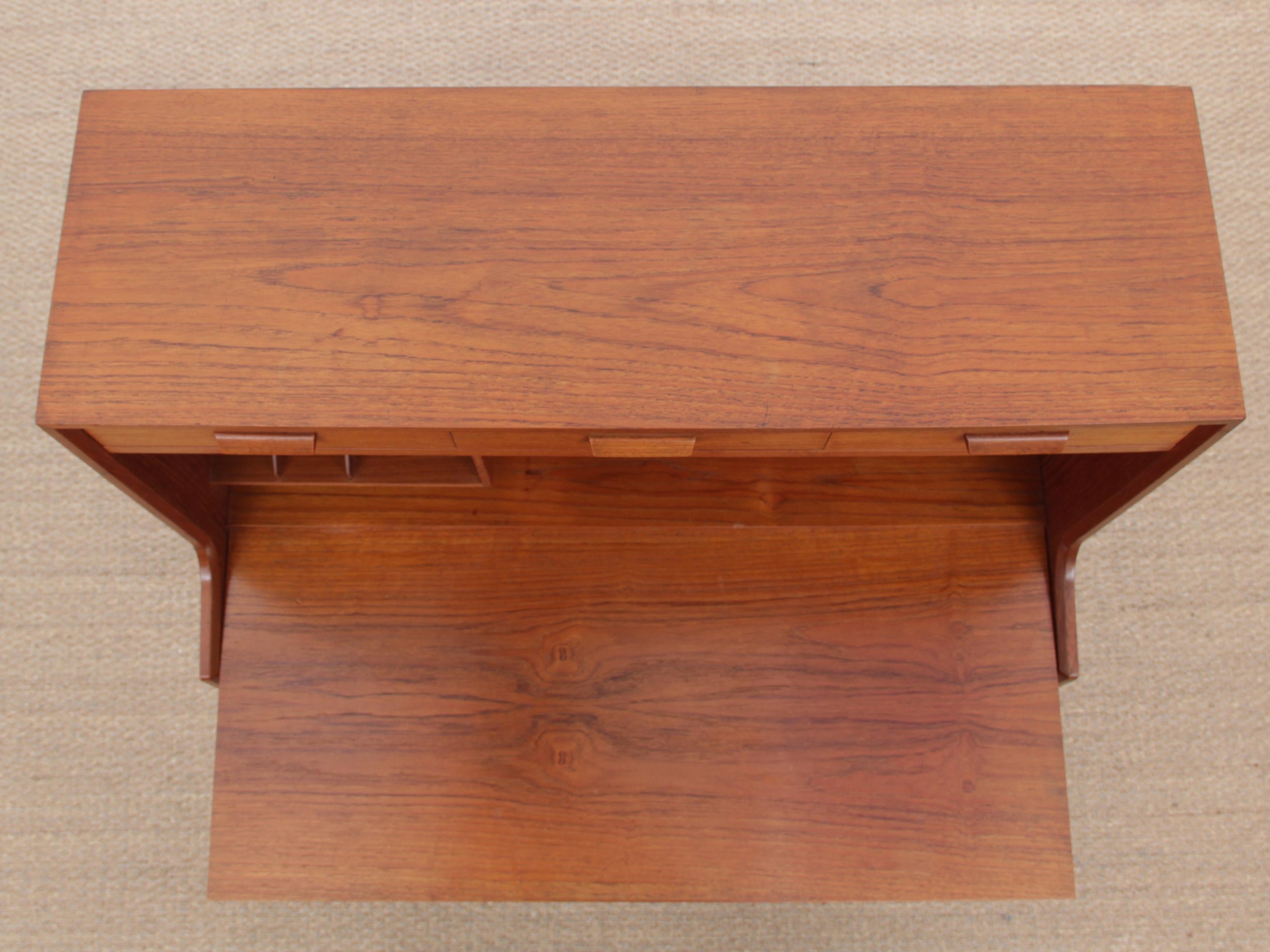 Mid-Century Modern Danish Secretary in Teak by Arne Wahl Iversen In Good Condition In Courbevoie, FR