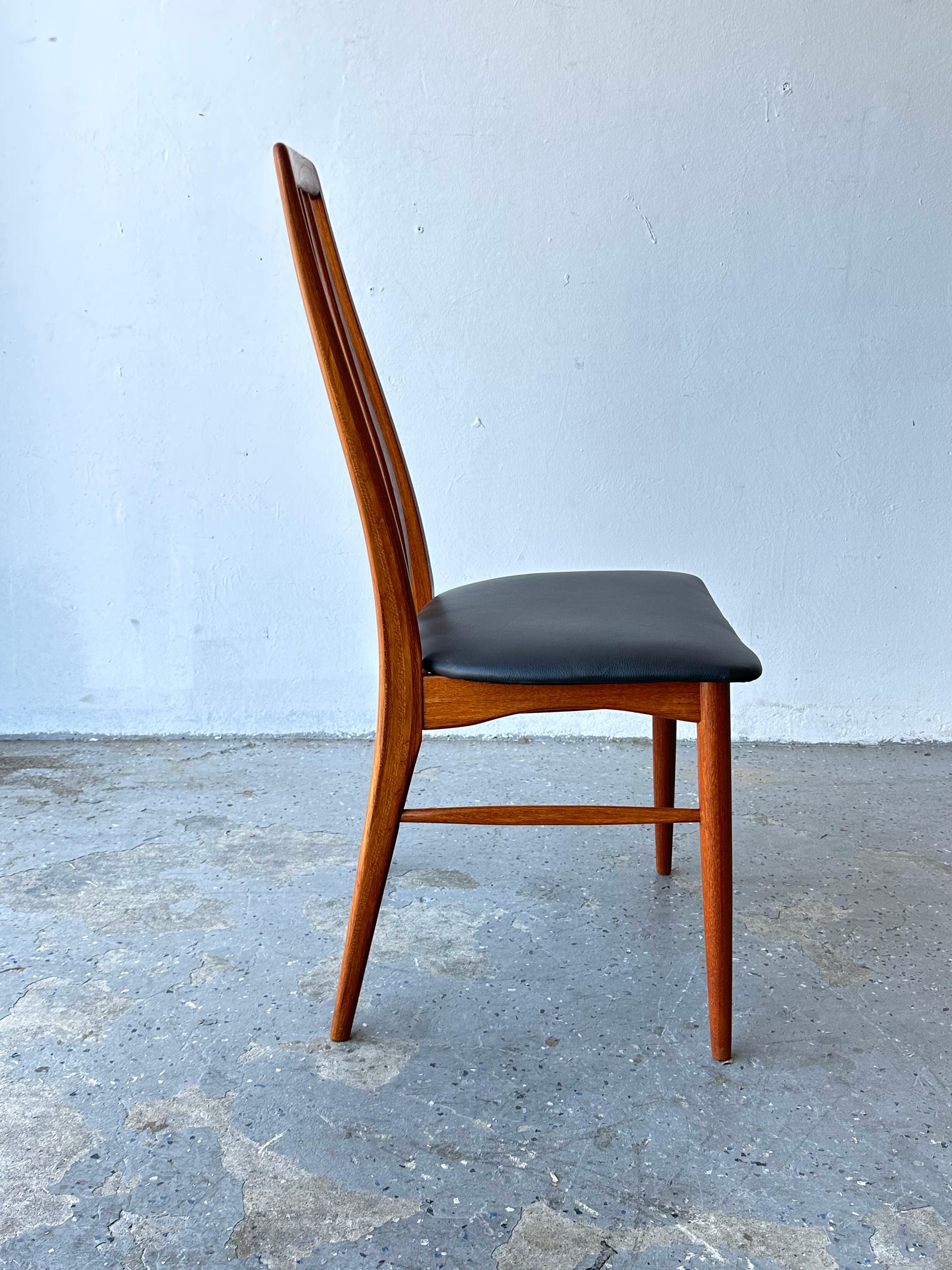 Leather Mid-Century Modern Danish Set of 8 Chairs in Teak Model Eva by Niels Kofoed