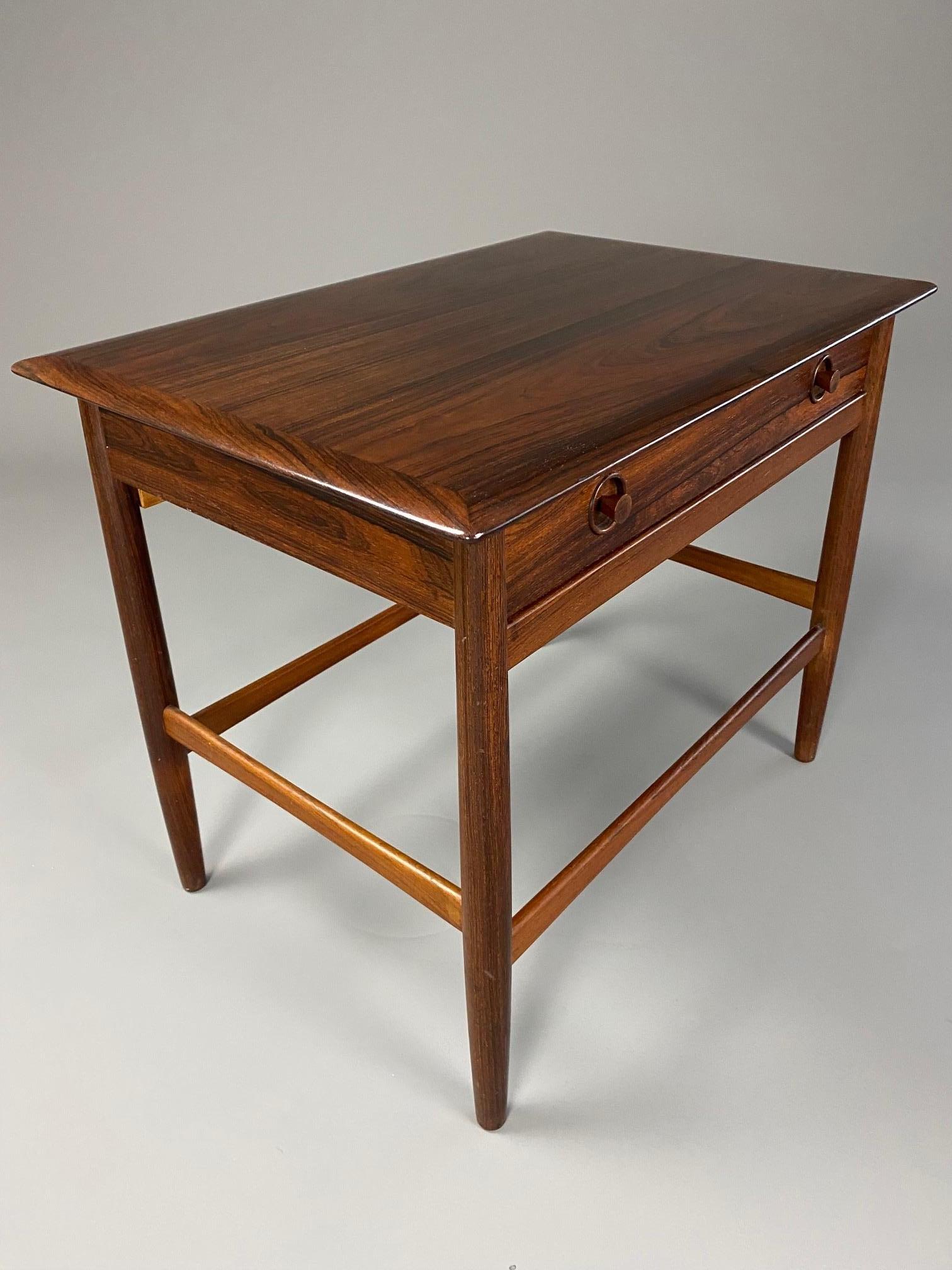 Mid-Century Modern Danish Side / Knitting Table For Sale 4
