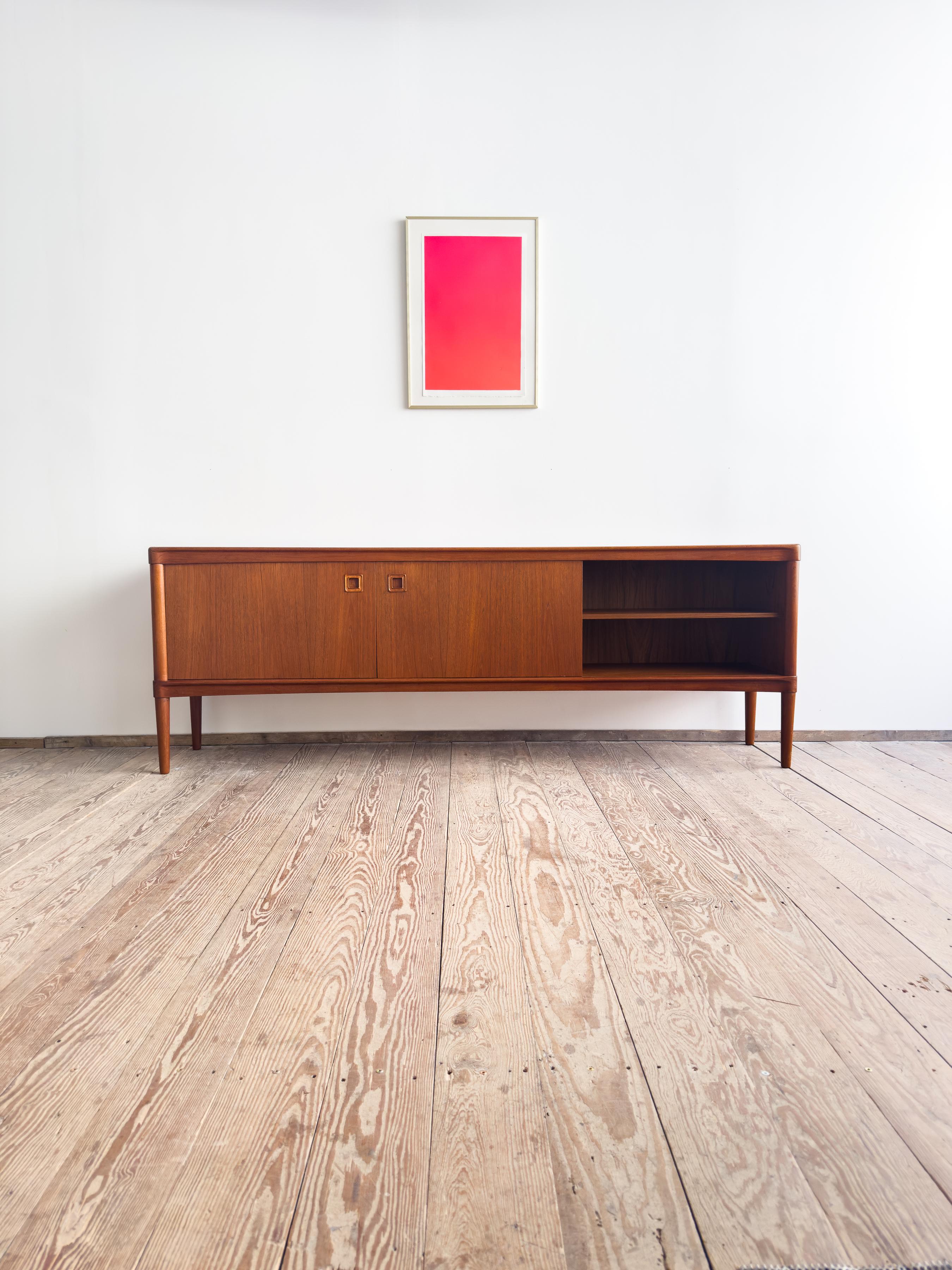 Mid-Century Modern Danish Sideboard in Teak by H.W. Klein, Bramin, Denmark, 1960 In Good Condition For Sale In München, Bavaria