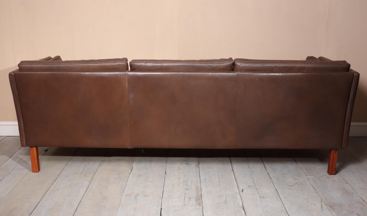 Mid-Century Modern Danish Sofa In Good Condition In Paddock Wood, Kent
