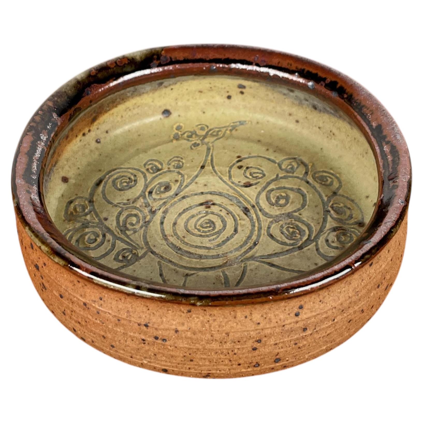 Schale aus dänischer Studio Pottery der Jahrhundertmitte von Bente Lemche, 1960er Jahre
