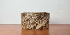 Ciotola in ceramica artigianale danese in stile Mid-Century Modern, realizzata da Ivan Weiss per Royal Copenhagen