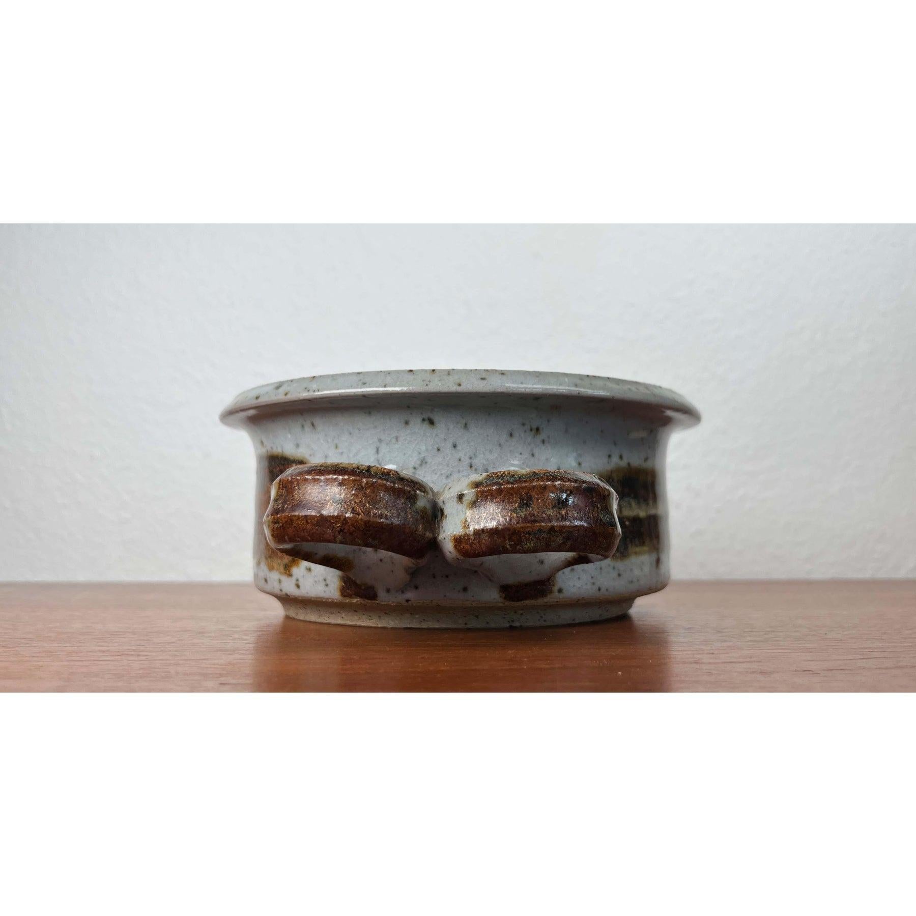 20ième siècle Bol en Studio Pottery danois moderne du milieu du siècle par Jette Andersen Keramik, 1960s en vente
