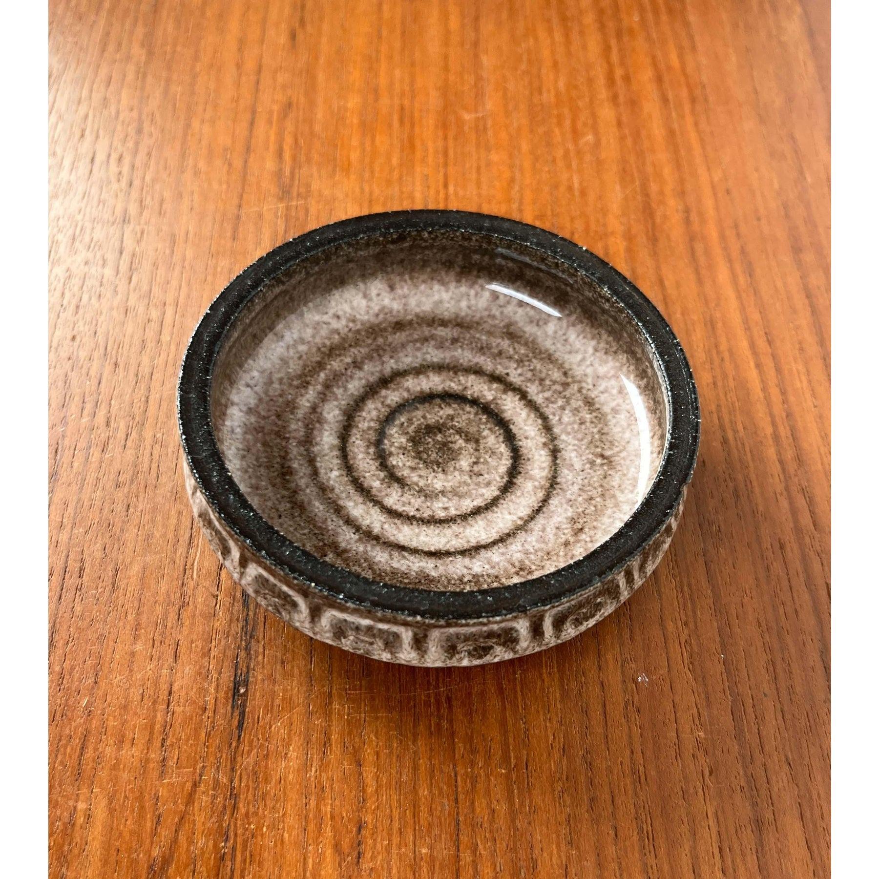 Bol en Studio Pottery danois moderne du milieu du siècle de Hyllested Keramik, années 1960 Bon état - En vente à Hamburg, DE