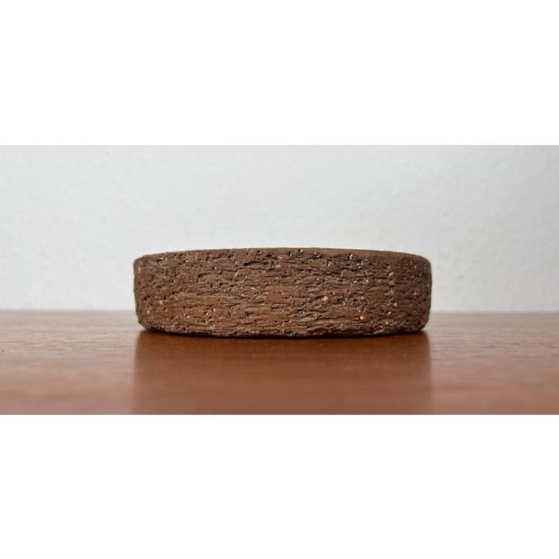 Mid-Century Modern Bol en Studio Pottery danois moderne du milieu du siècle de Liselotte Keramik, années 1960 en vente
