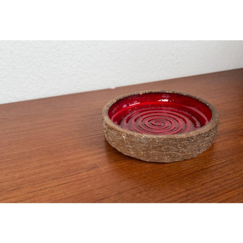 Bol en Studio Pottery danois moderne du milieu du siècle de Liselotte Keramik, années 1960 en vente 1