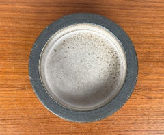 Ciotola in Studio Pottery danese della metà del secolo scorso di Lovemose, anni '60