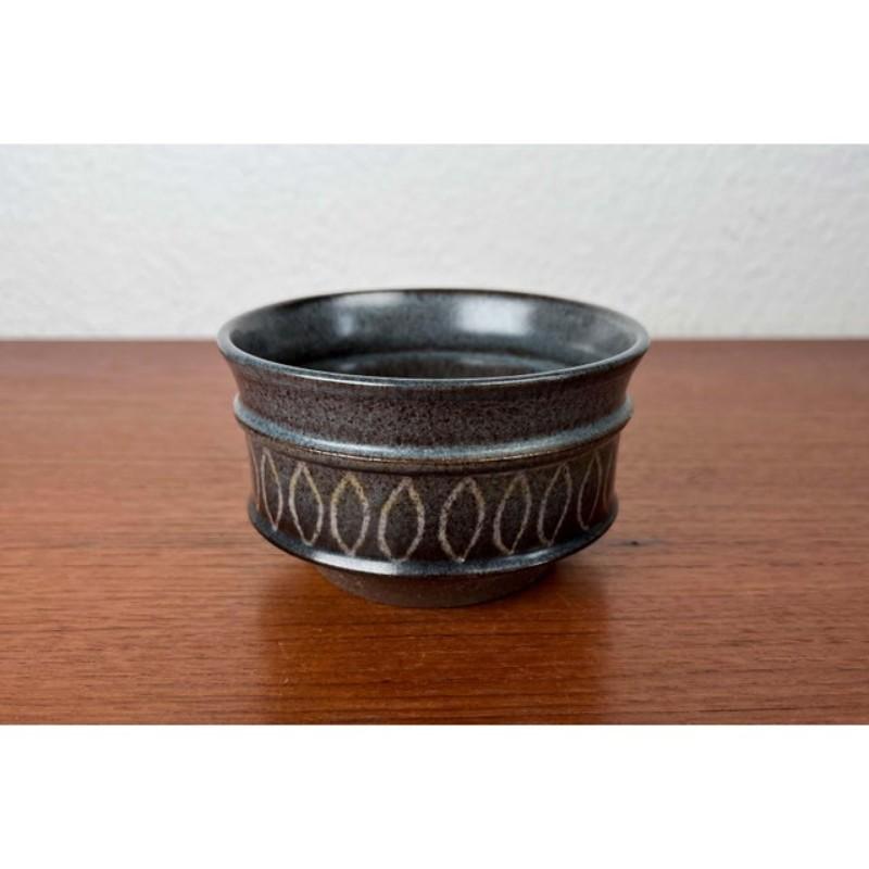 Ciotola in Studio Pottery danese della metà del secolo scorso di Sejer Keramik, 1955 in vendita 3