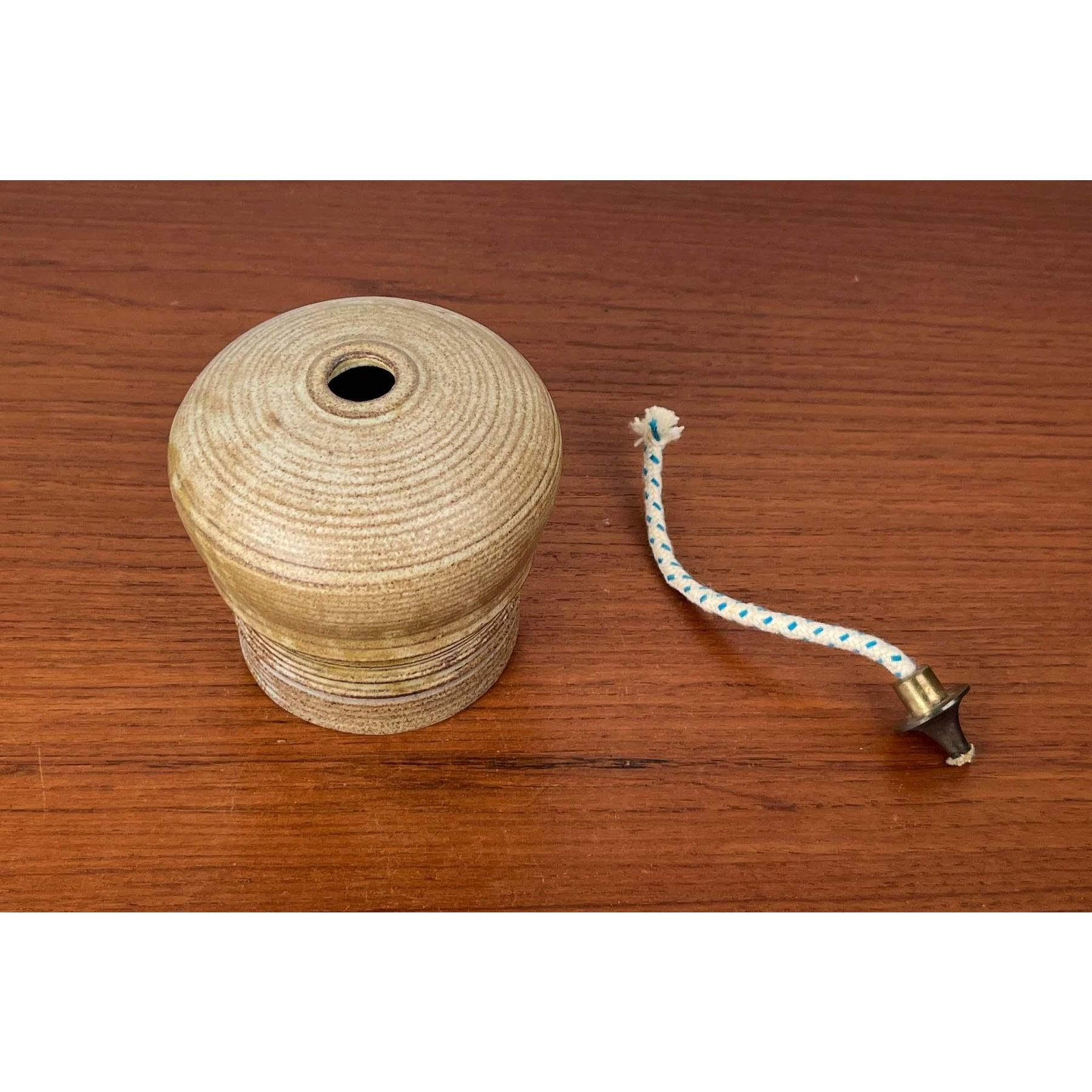 Lámpara de aceite de Studio Pottery danesa moderna de mediados de siglo, años 60 siglo XX en venta