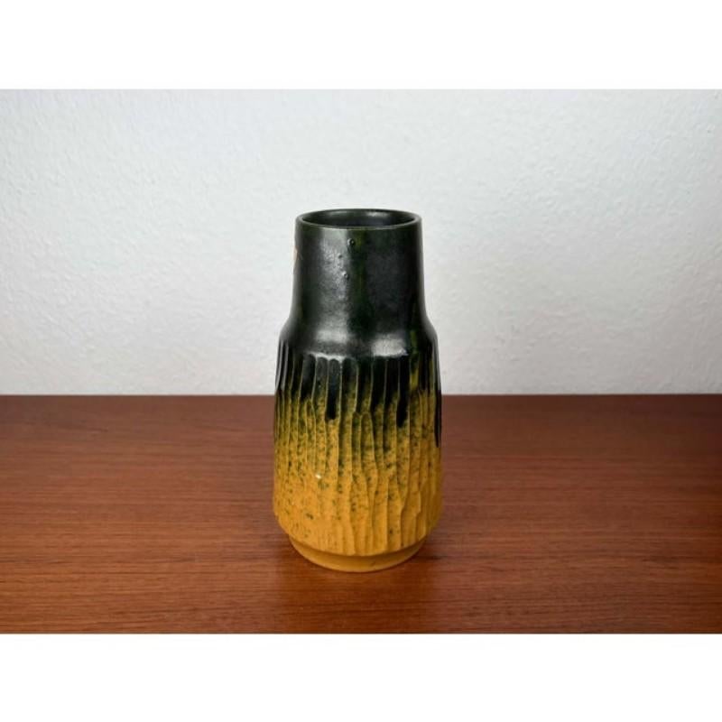 Ceramica Vaso in studio danese moderno di metà secolo di Ernst Pottery, Faxe, anni '60 in vendita