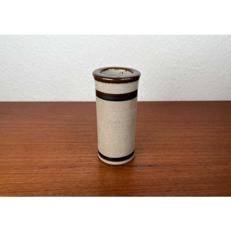 Moderne dänische Studio Pottery Vase aus der Jahrhundertmitte von Hanne Stentoj, 1960er Jahre im Angebot 7