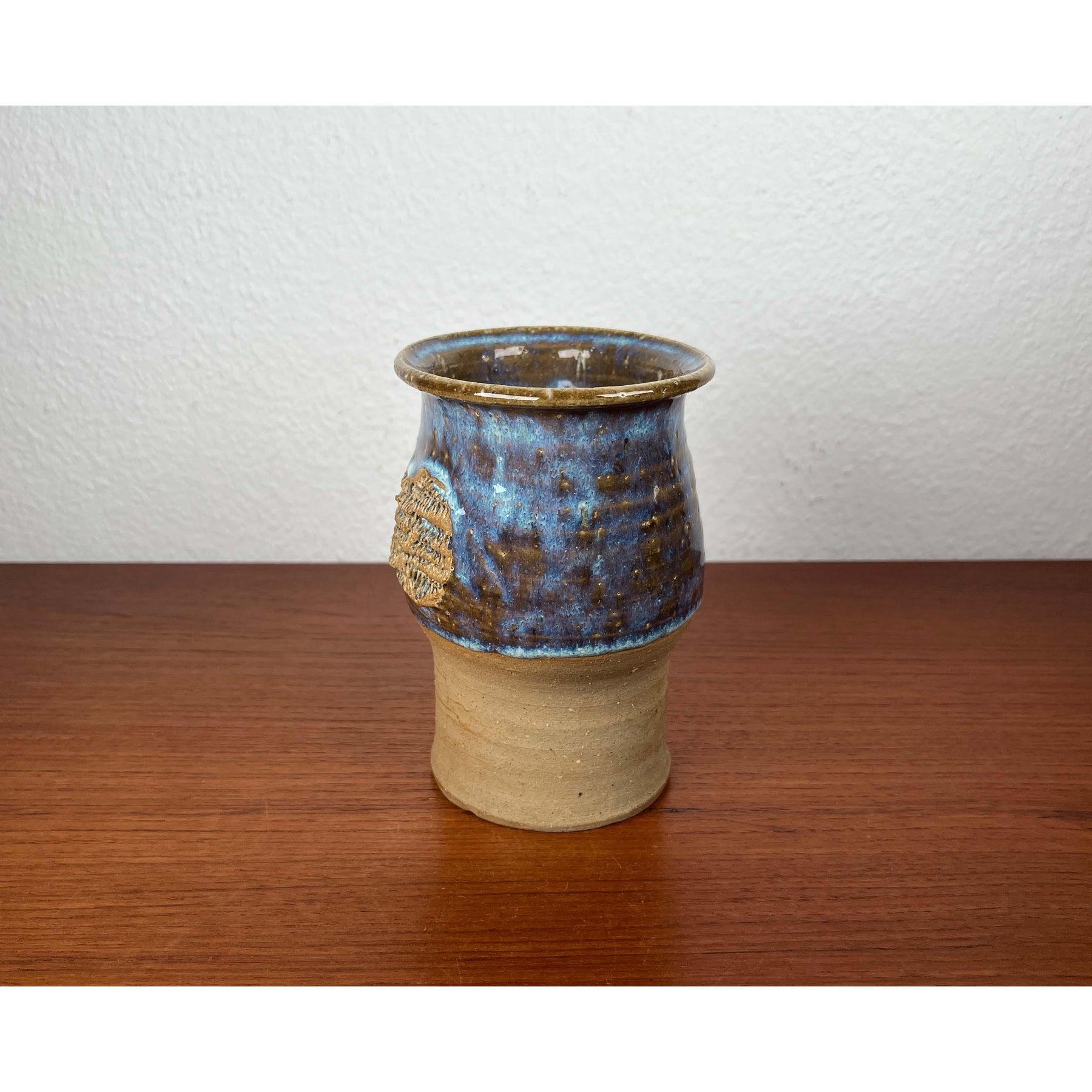 Moderne dänische Studio Pottery Vase aus der Jahrhundertmitte von Linder Stentøj, 1960er Jahre (Tonware) im Angebot
