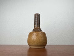 Moderne dänische Studio Pottery Vase aus der Jahrhundertmitte Ravnild Keramik, Dänemark, 1960er Jahre