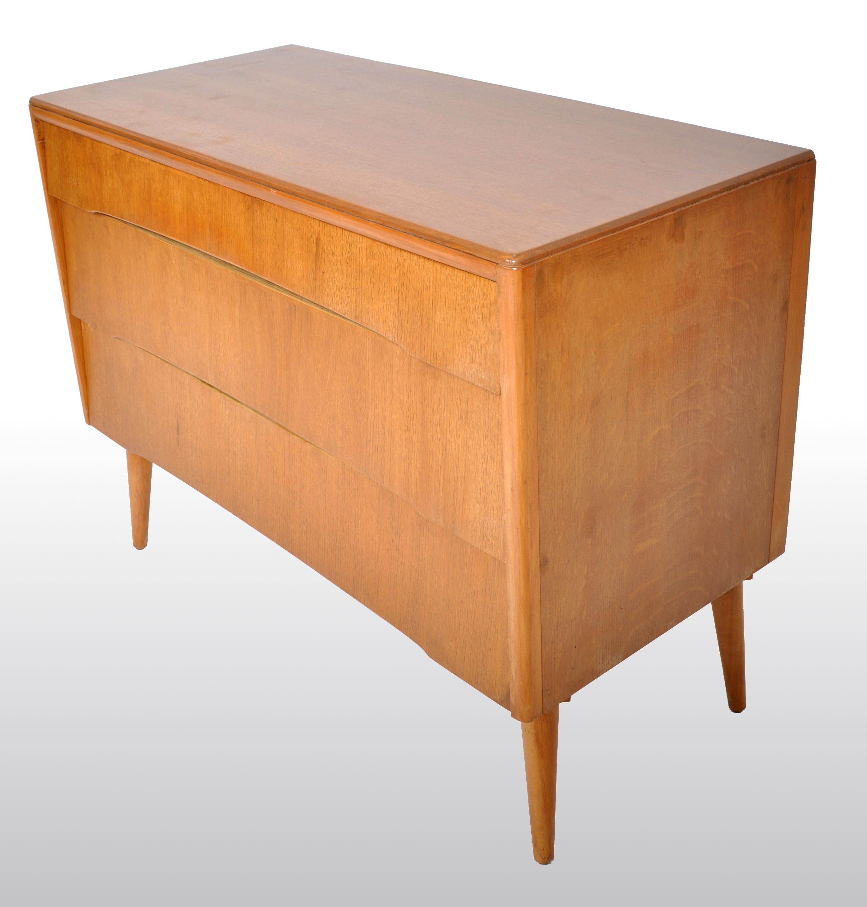 Mid-Century Modern Danish Style Chest of Drawers by Avalon Yatton, 1960s 4