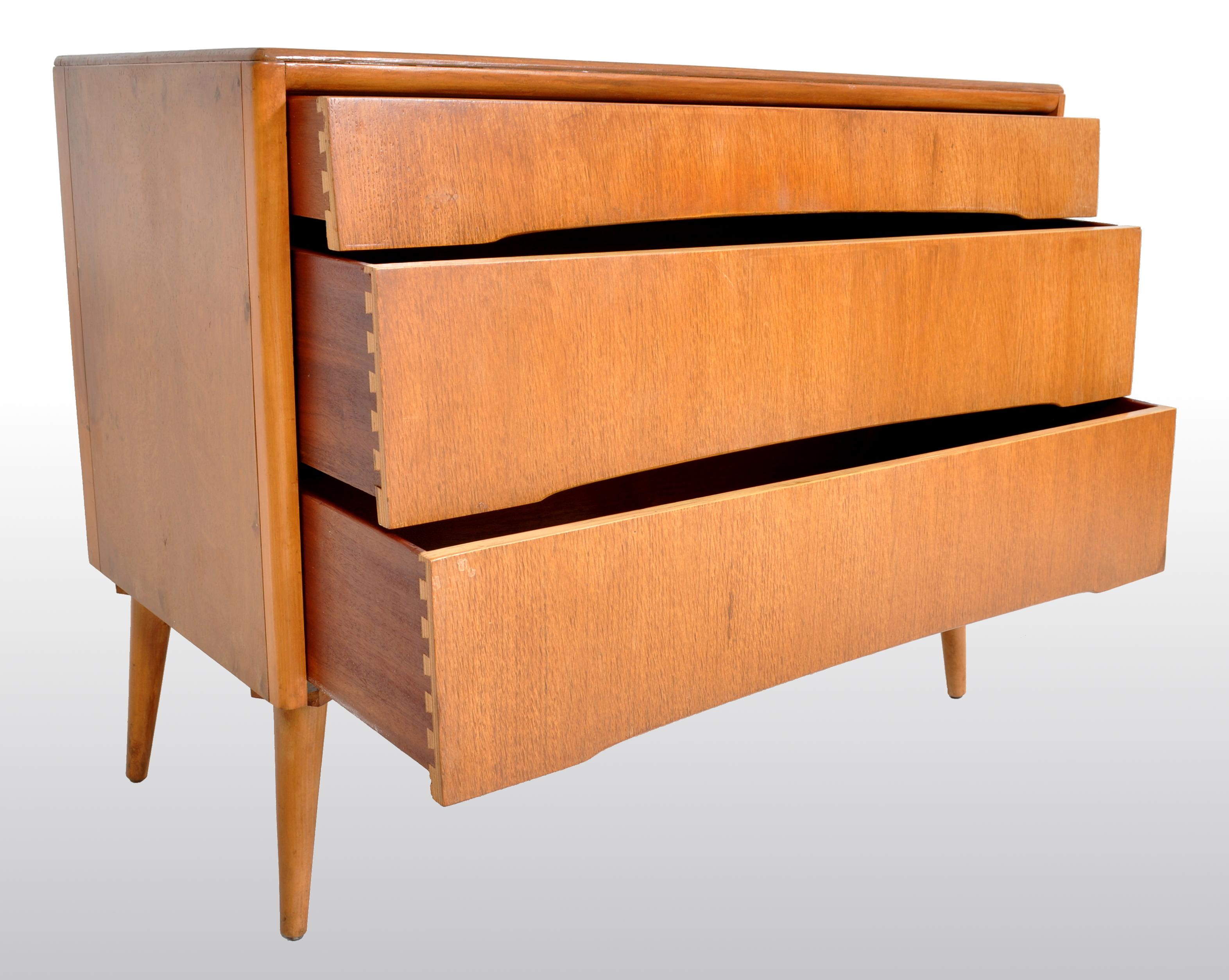 20th Century Mid-Century Modern Danish Style Chest of Drawers by Avalon Yatton, 1960s