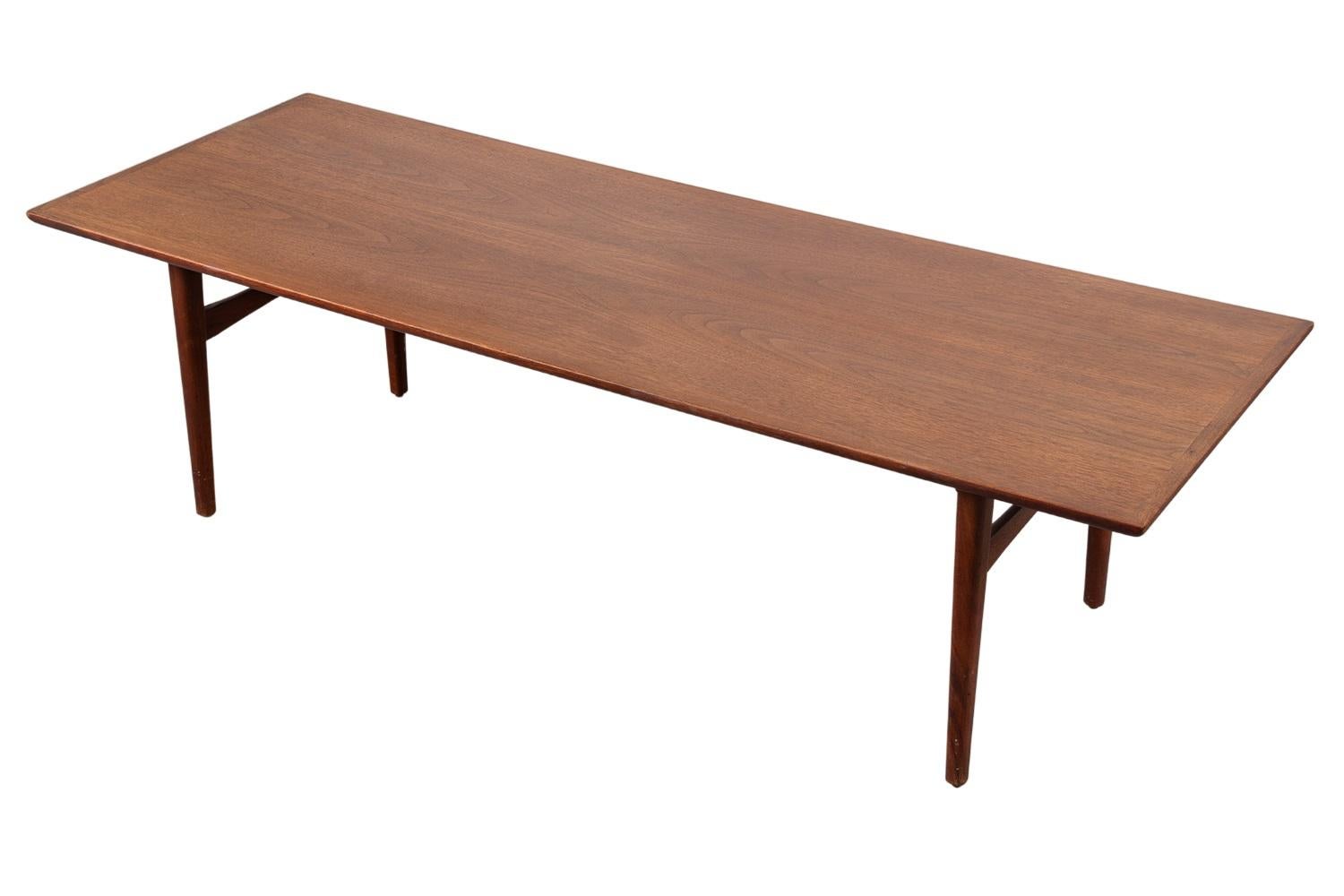 Table basse danoise moderne du milieu du siècle dernier en vente 1