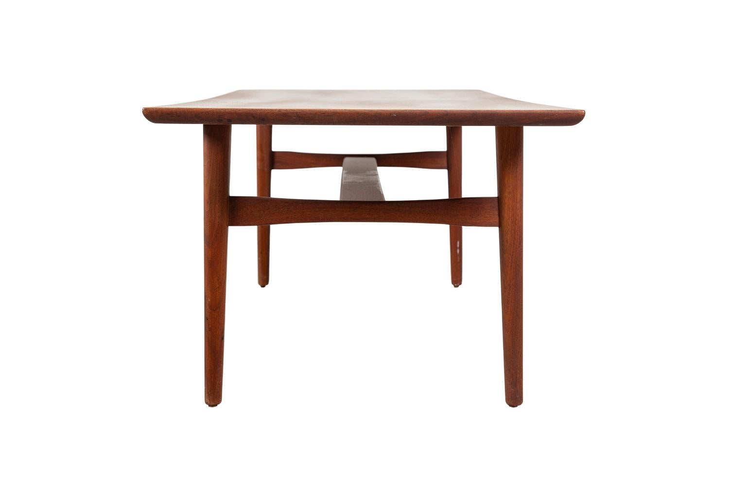 Table basse danoise moderne du milieu du siècle dernier en vente 2