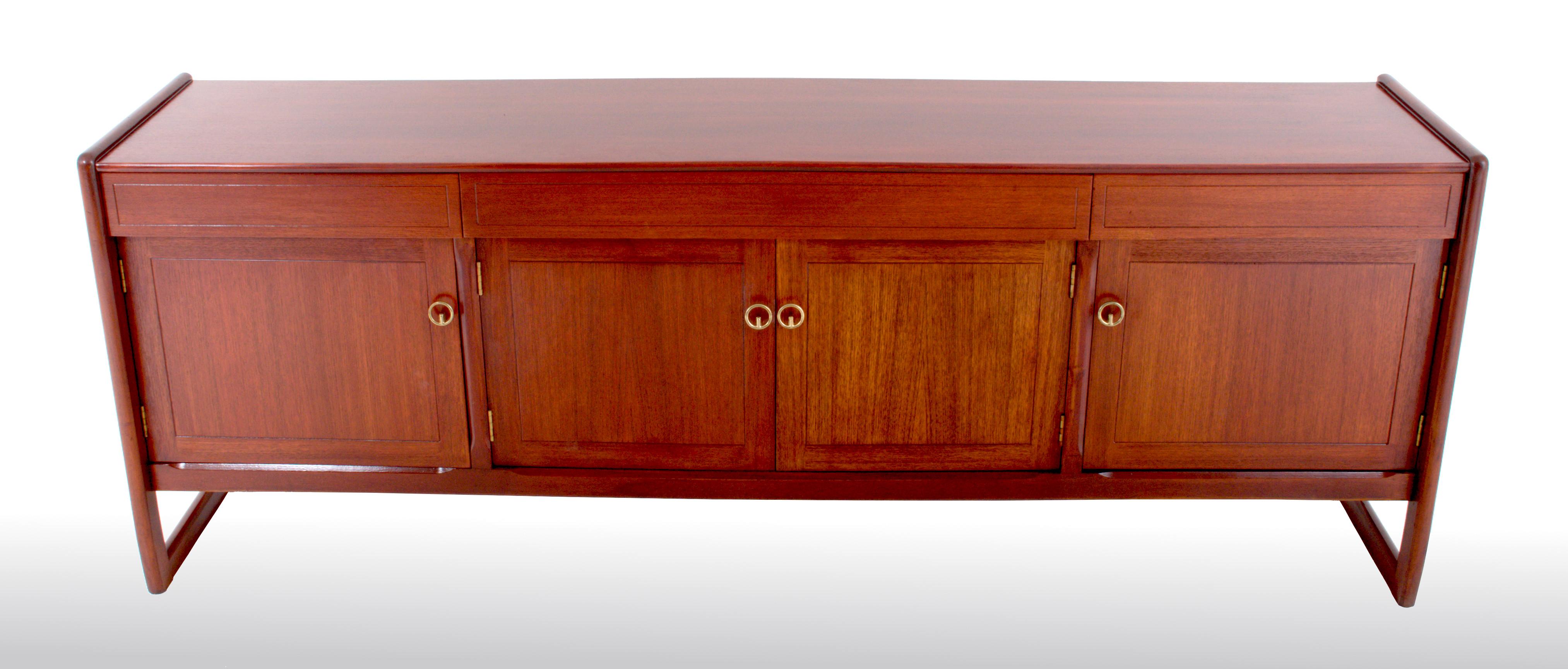 Mid-Century Modern Danish Style Credenza in Walnut, 1960s In Good Condition In Portland, OR