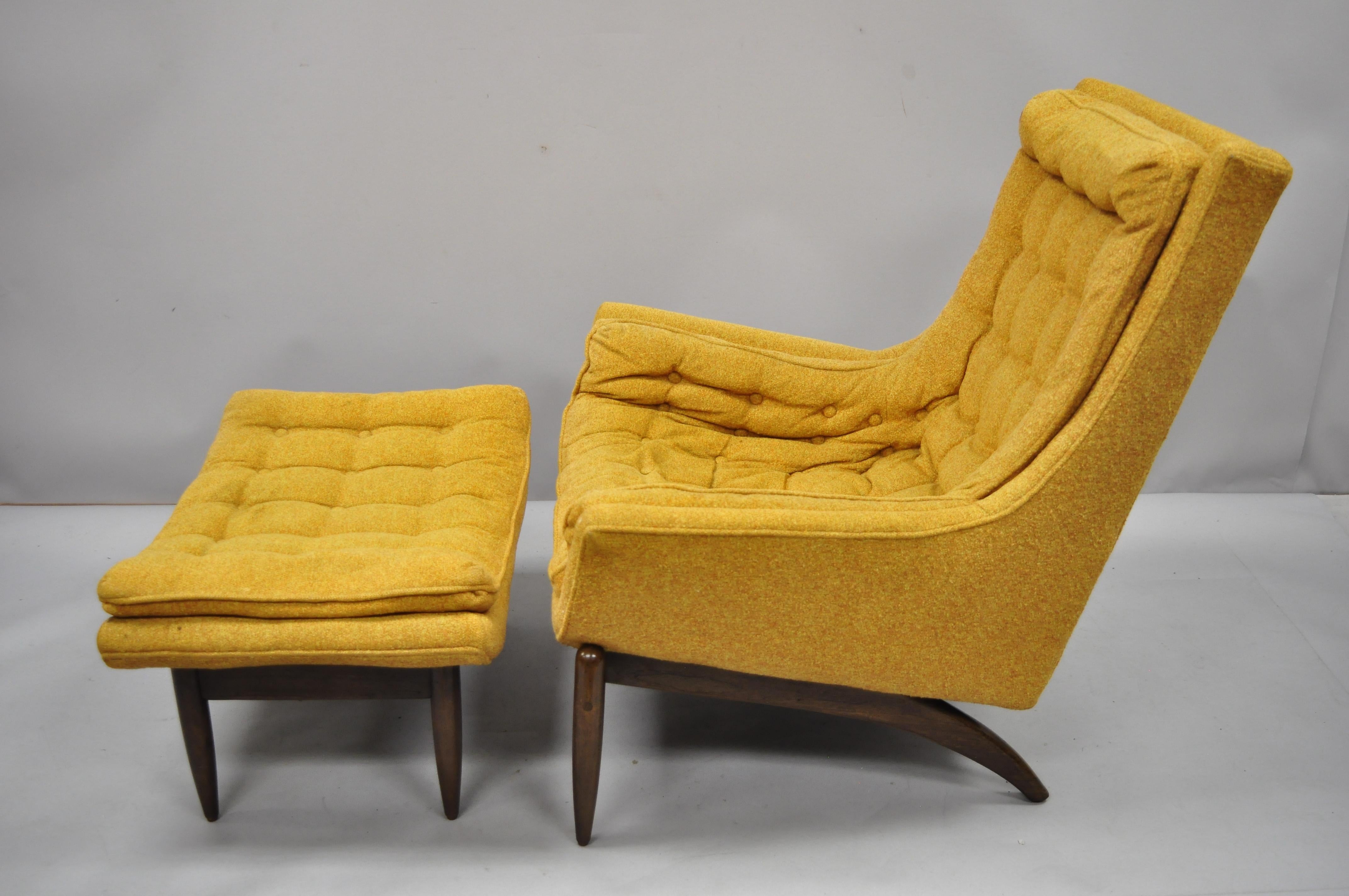 Vintage Mid-Century Modern Danish style Kroehler sculptural lounge club chair & ottoman. Item features yellow tufted upholstery, chair and matching ottoman, solid wood frame, beautiful wood grain, tapered legs, sleek sculptural form, circa mid-20th