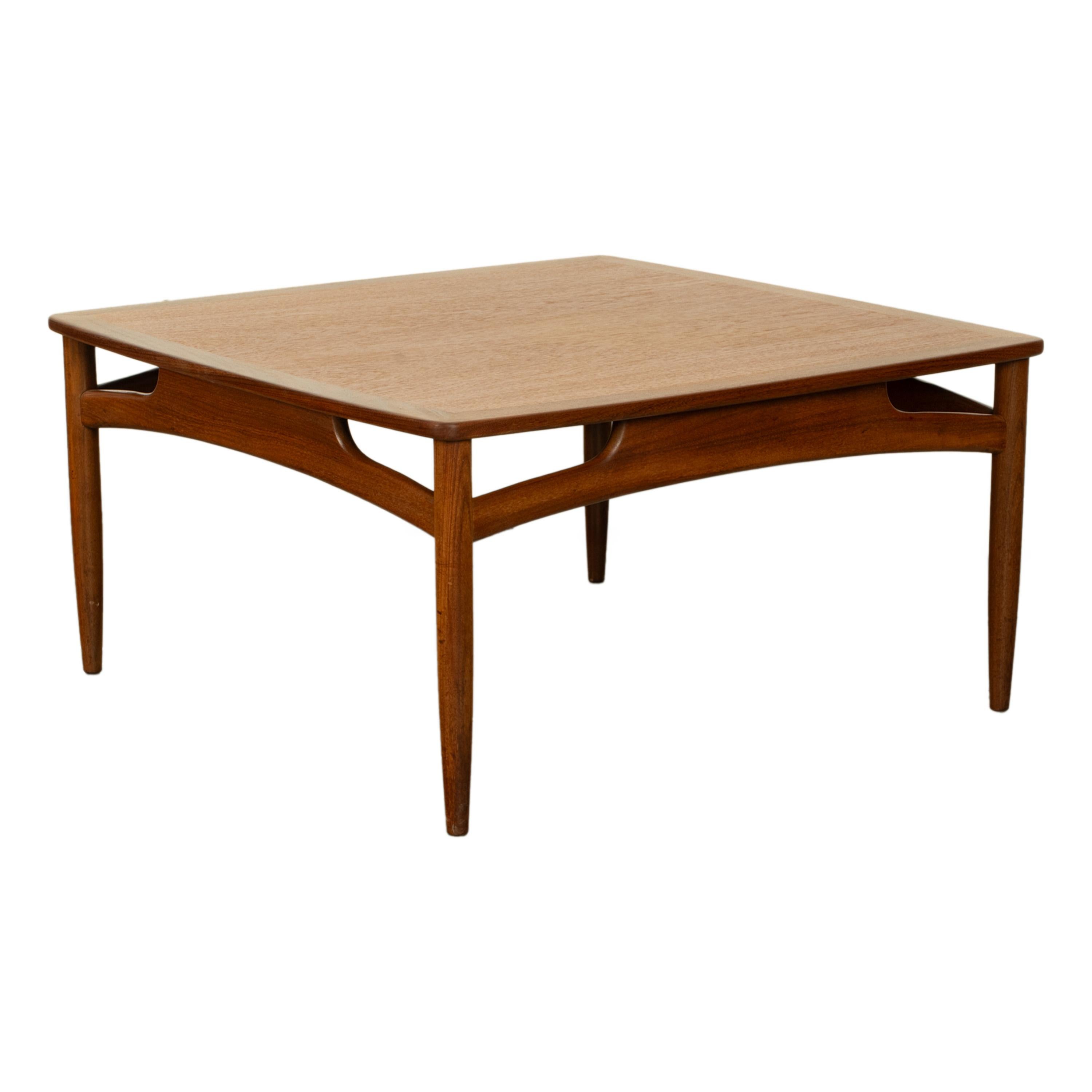 Mesa de centro cuadrada de teca de estilo danés moderno de mediados de siglo GPlan Kofod Larsen 1960 en venta 5