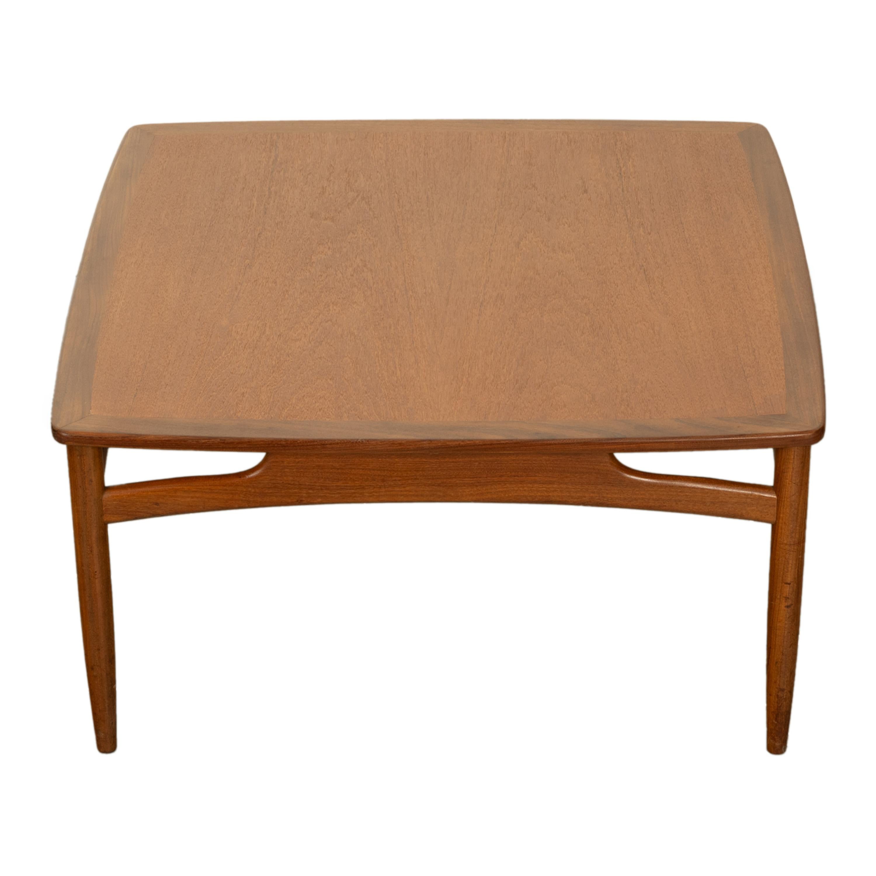 Mesa de centro cuadrada de teca de estilo danés moderno de mediados de siglo GPlan Kofod Larsen 1960 en venta 7