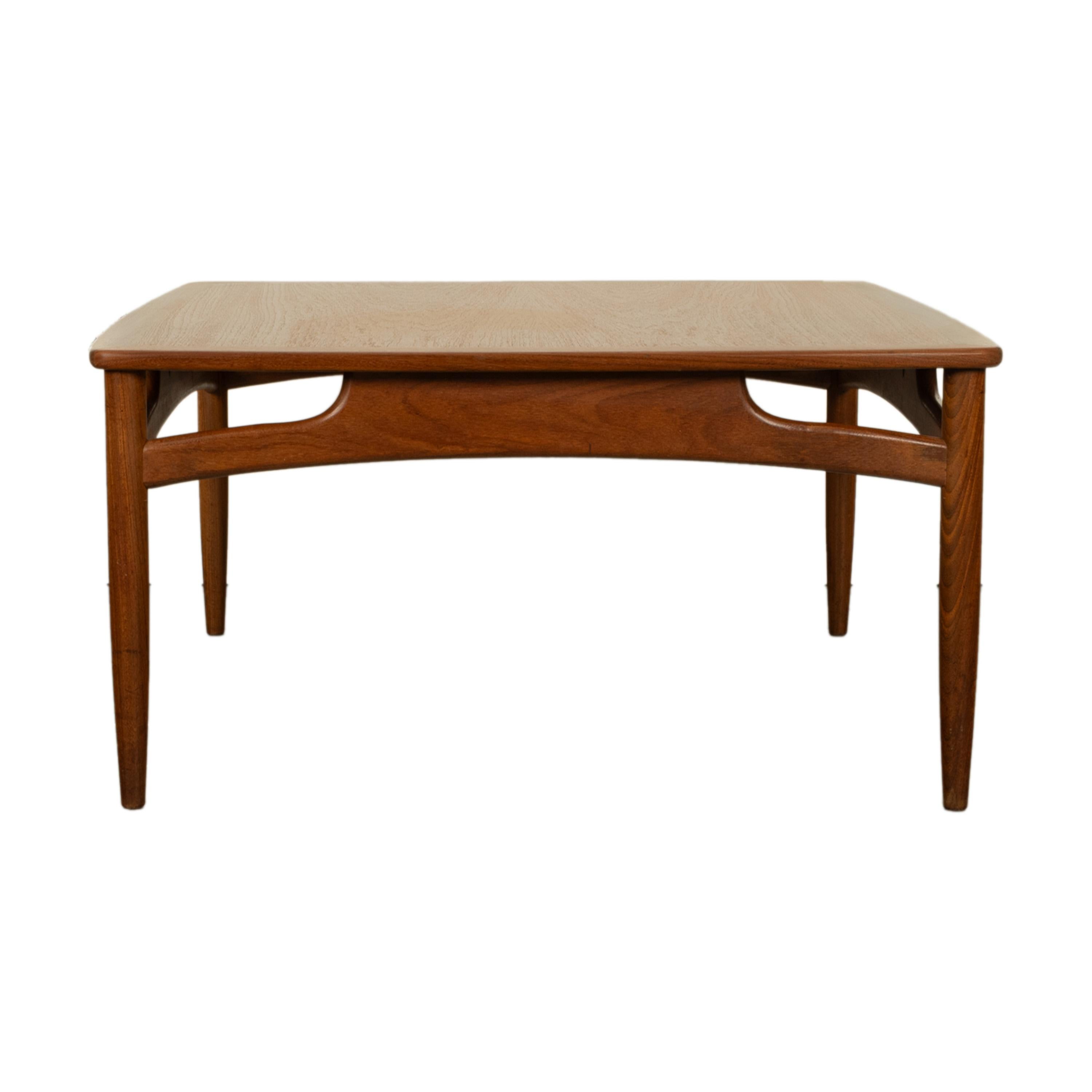 Mesa de centro cuadrada de teca de estilo danés moderno de mediados de siglo GPlan Kofod Larsen 1960 Inglés en venta