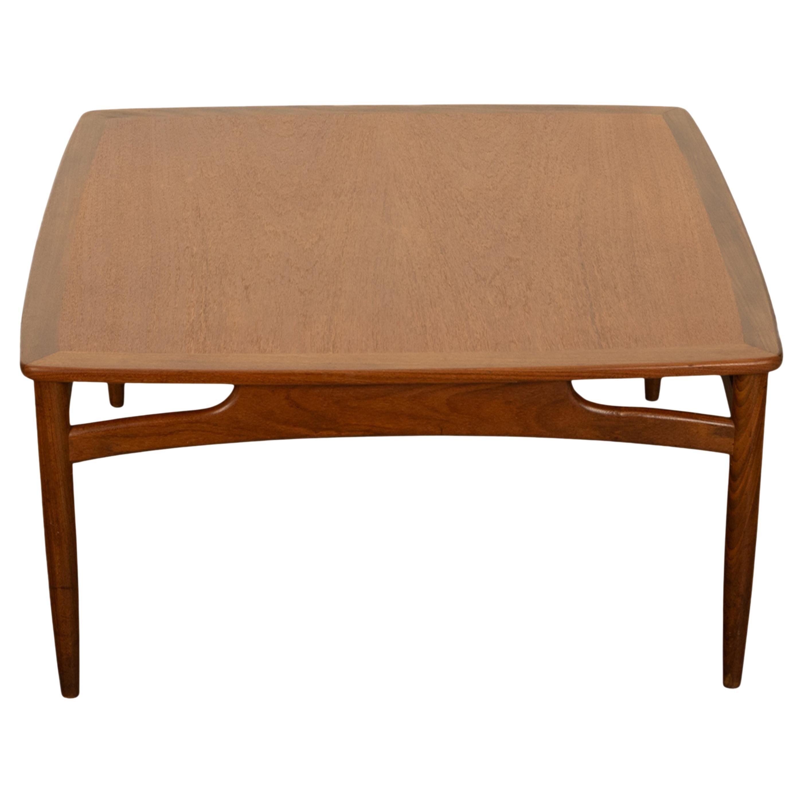 Mesa de centro cuadrada de teca de estilo danés moderno de mediados de siglo GPlan Kofod Larsen 1960 en venta