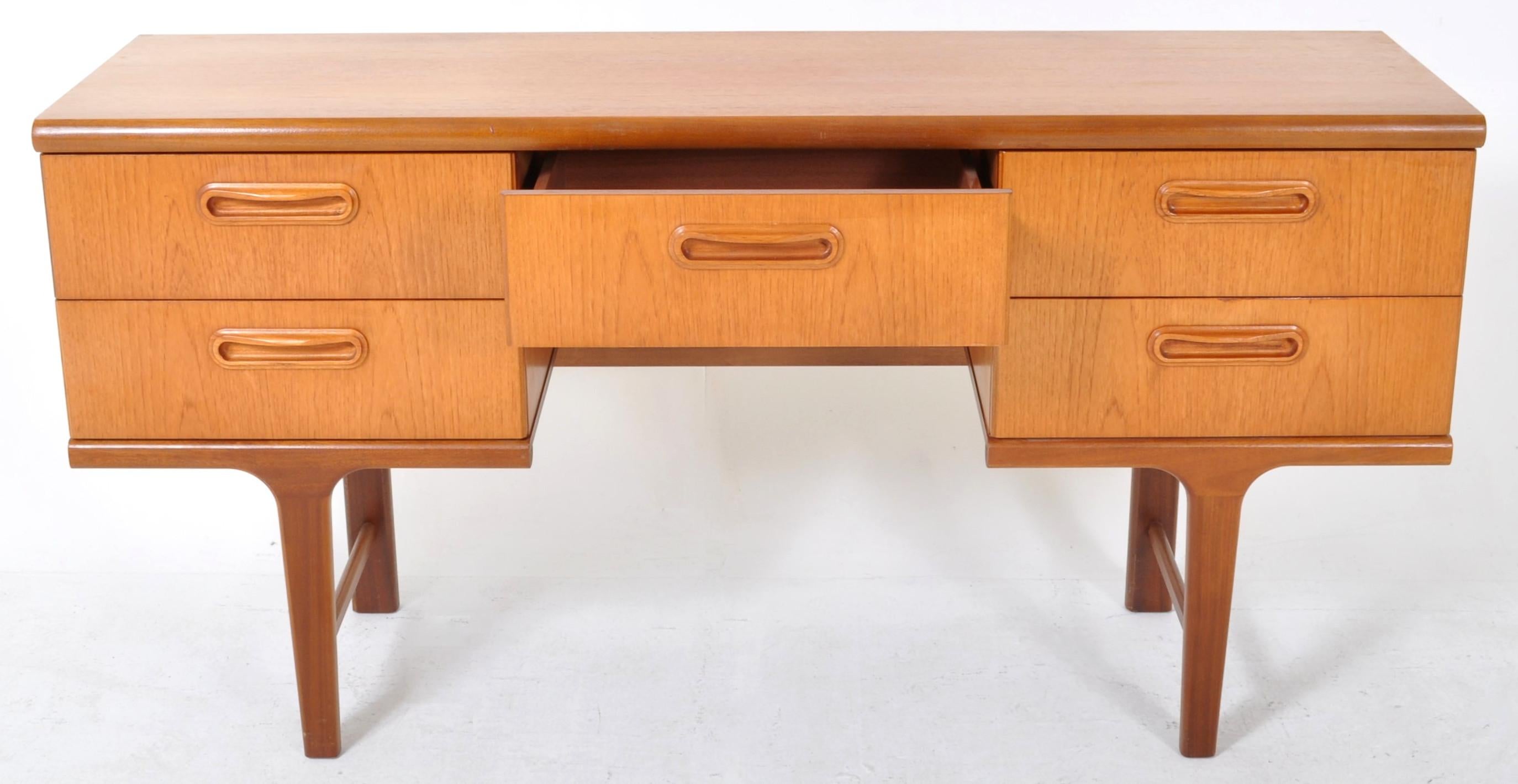 Mid-Century Modern Danish Style Teak Desk, 1960s In Good Condition In Portland, OR