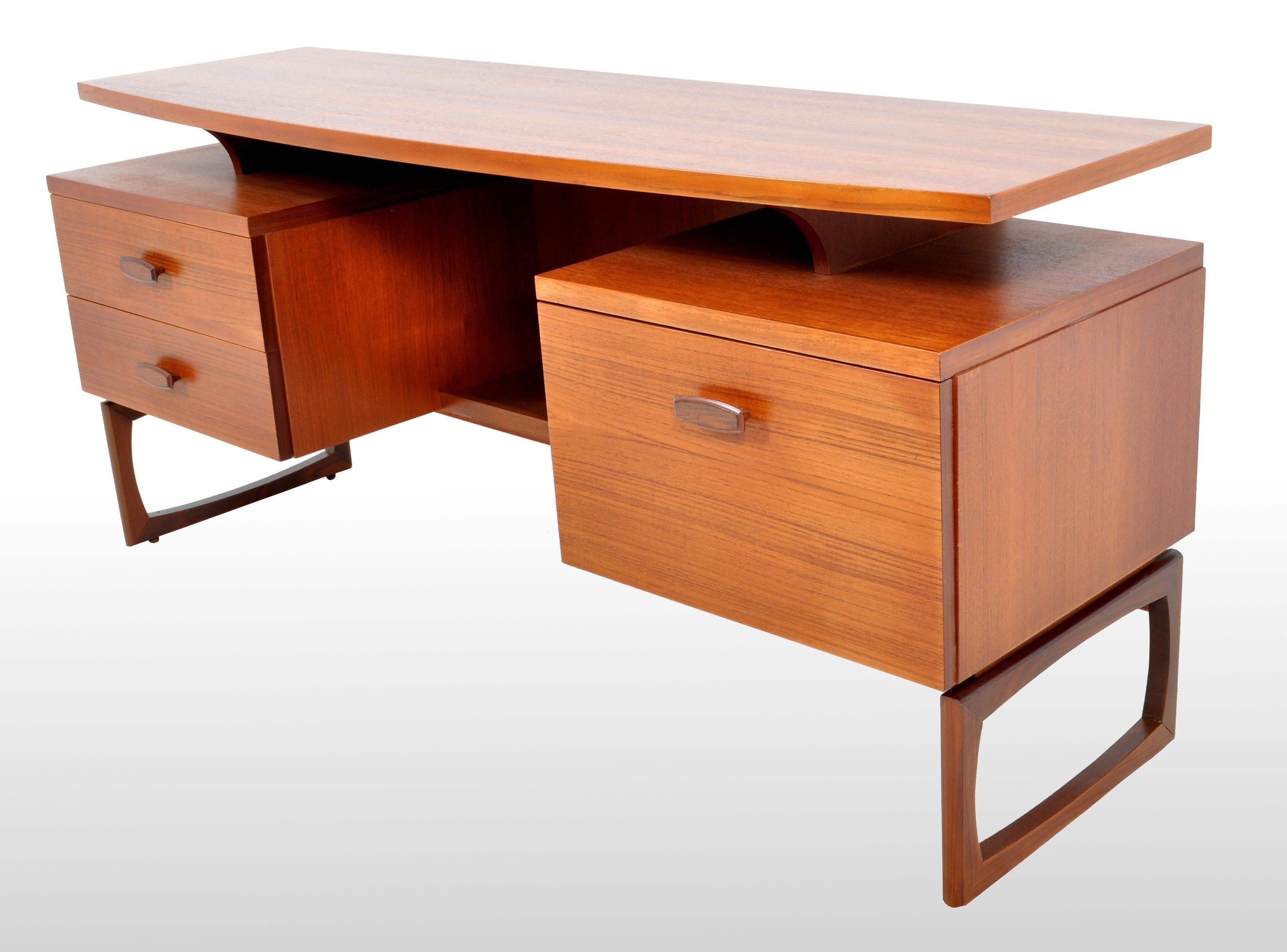 Mid-Century Modern Danish Style Teak Desk by Ib Kofod-Larsen for G Plan, 1960s In Good Condition In Portland, OR