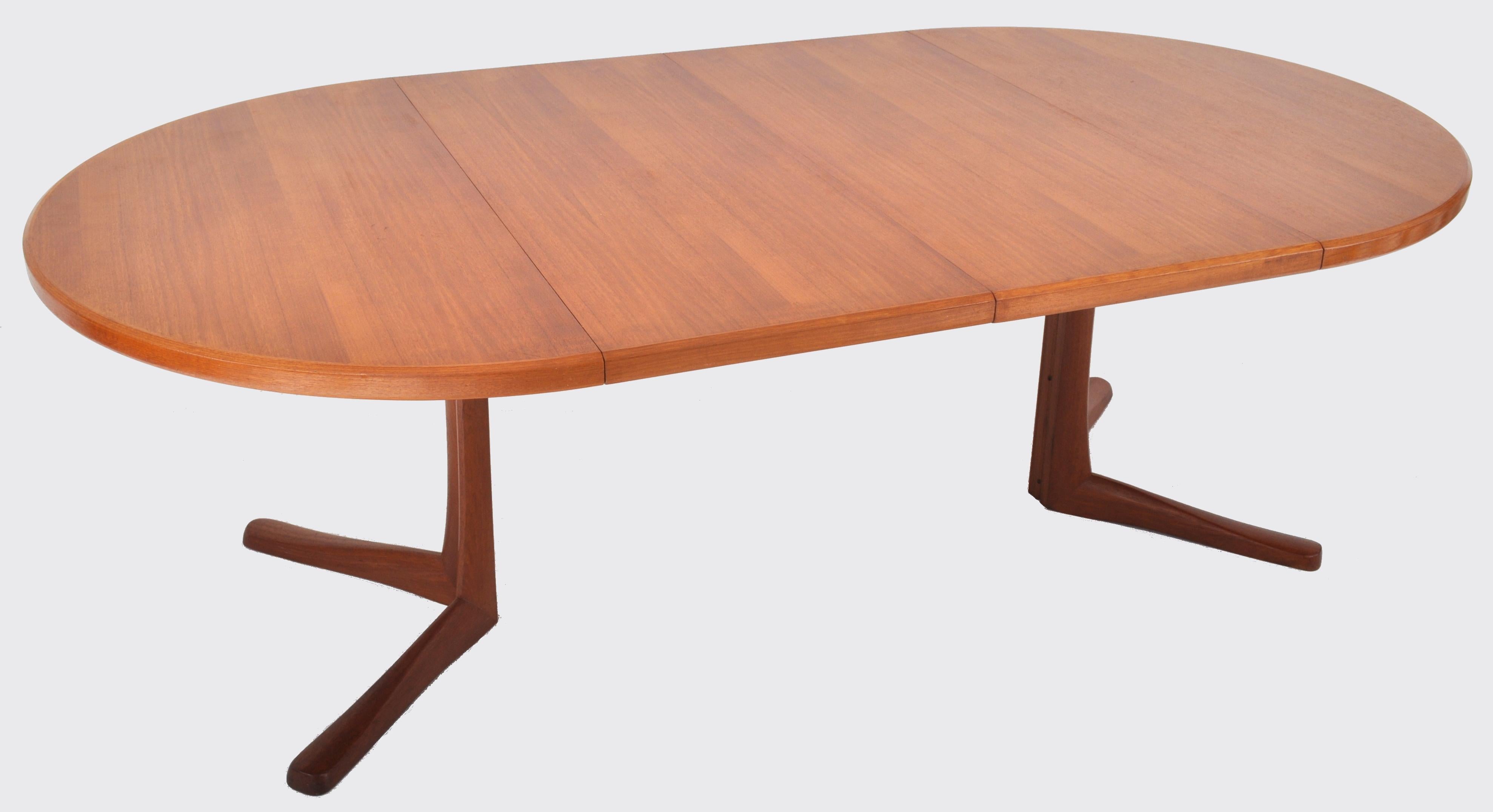 Mid-Century Modern Danish Style Teak Dining Table with Twin Leaves by McIntosh 3
