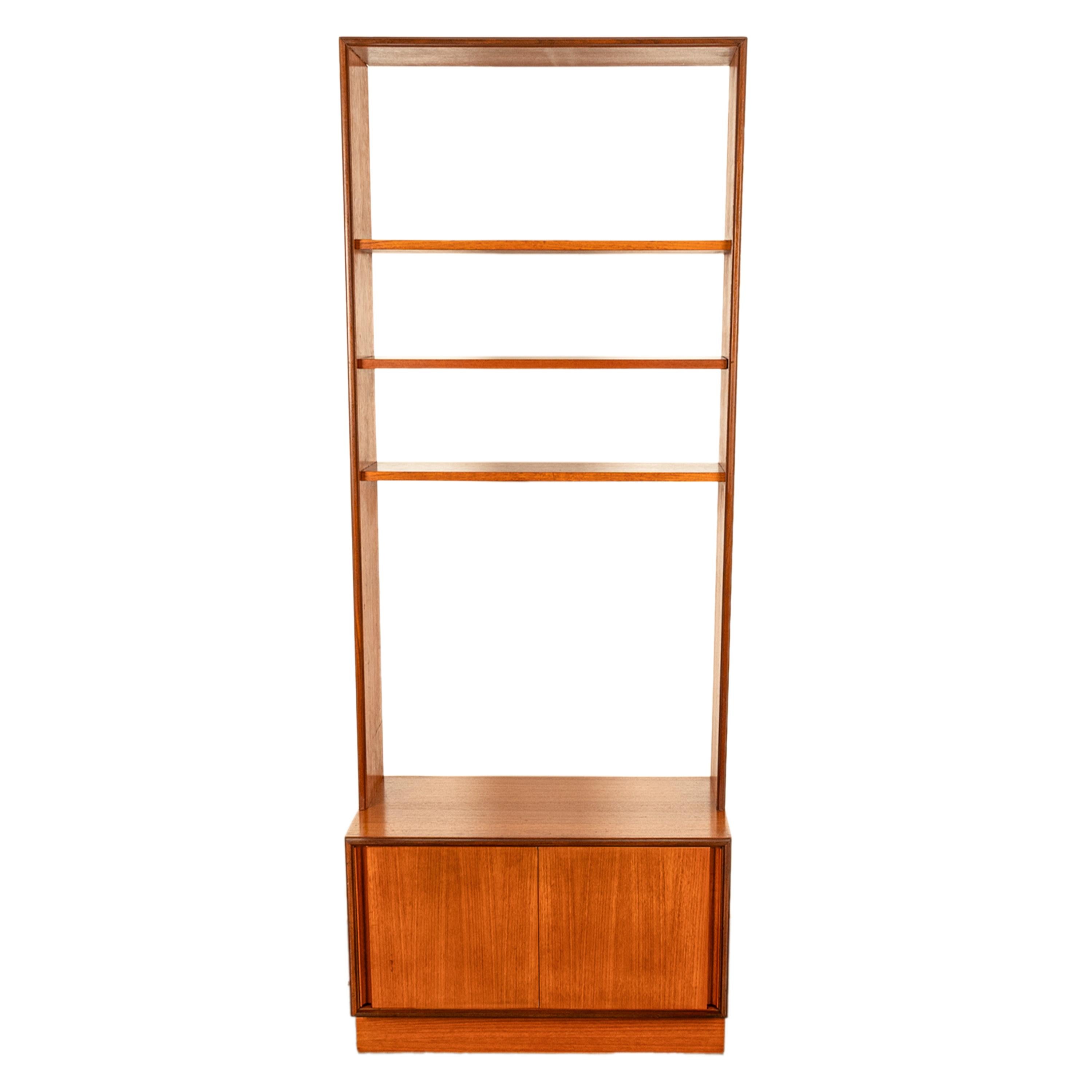 Bibliothèque à cinq sections en teck de style danois moderne du milieu du siècle, 1967 en vente 3