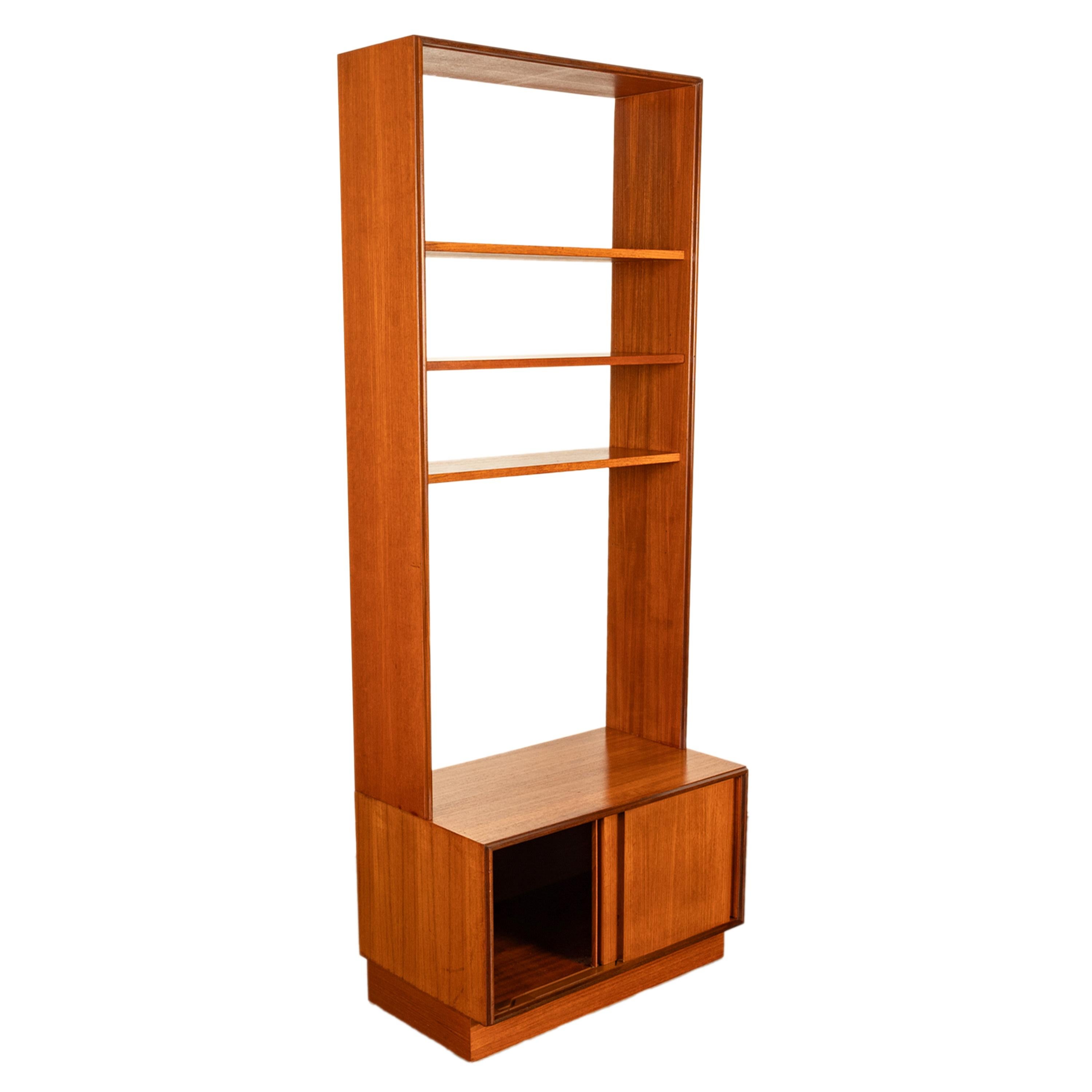 Anglais Bibliothèque à cinq sections en teck de style danois moderne du milieu du siècle, 1967 en vente