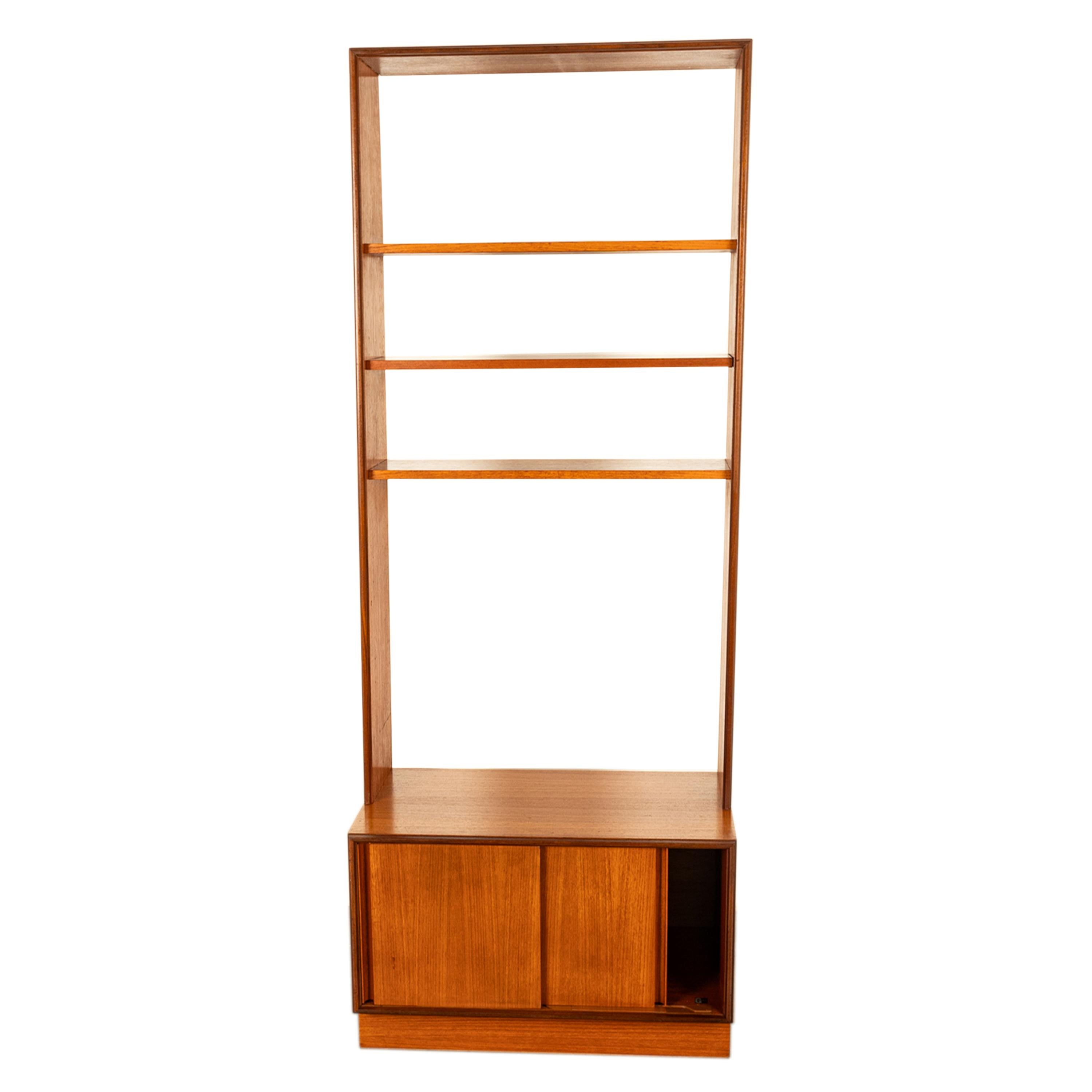 Bibliothèque à cinq sections en teck de style danois moderne du milieu du siècle, 1967 en vente 2