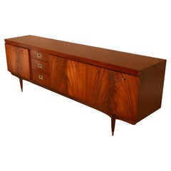 Credenza lunga in teak e mogano in stile danese Mid-Century Modern, completamente restaurata, 1966