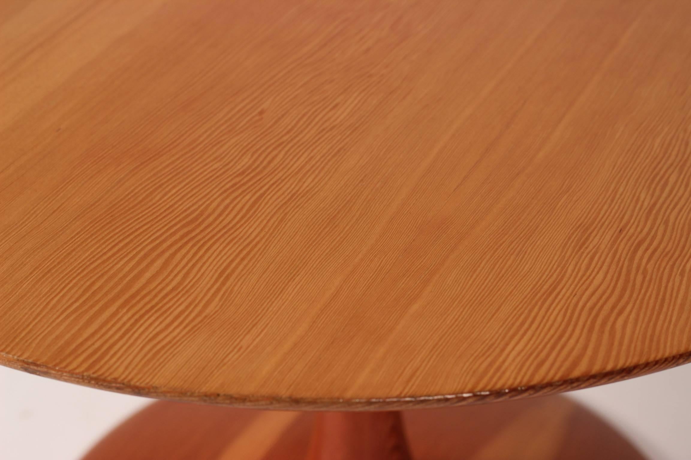 Scandinavian Modern Danish Vintage Pine Table by Nanna Ditzel For Sale 5
