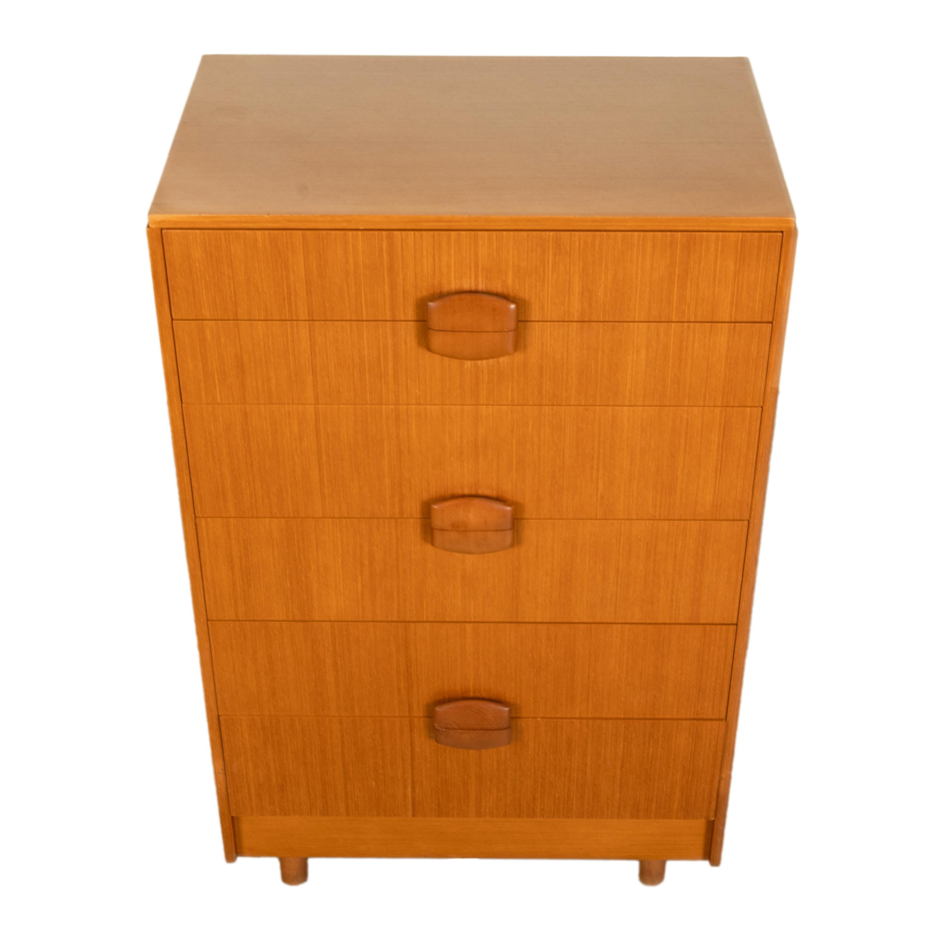 Mid Century Modern Danish Tall Boy Teak Chest of Drawers Six Drawer Dresser 1960 For Sale 5