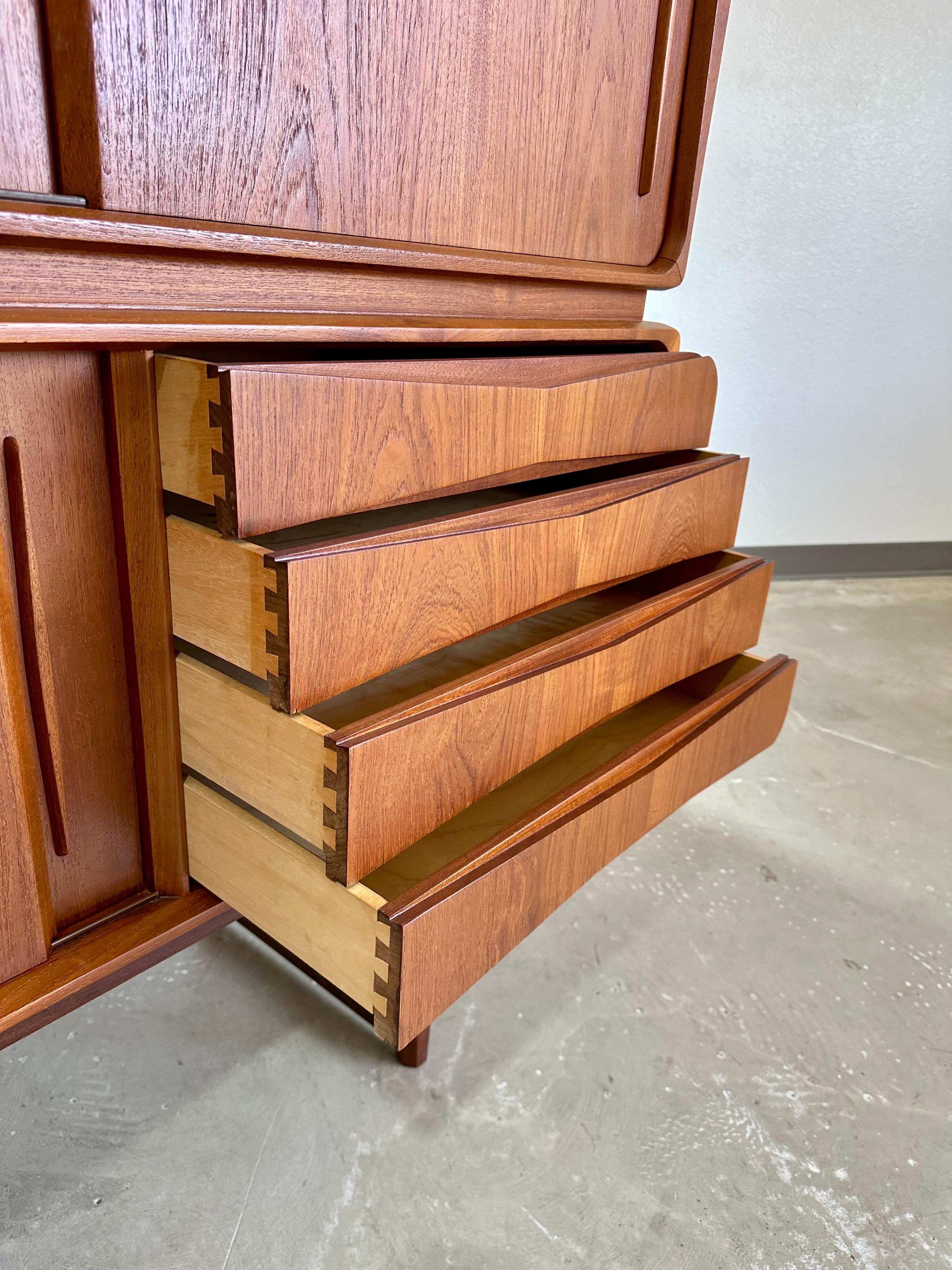 Mid Century Modern Danish Teak Atomic Sideboard Bar Cabinet c.1950’s, Refinished 4