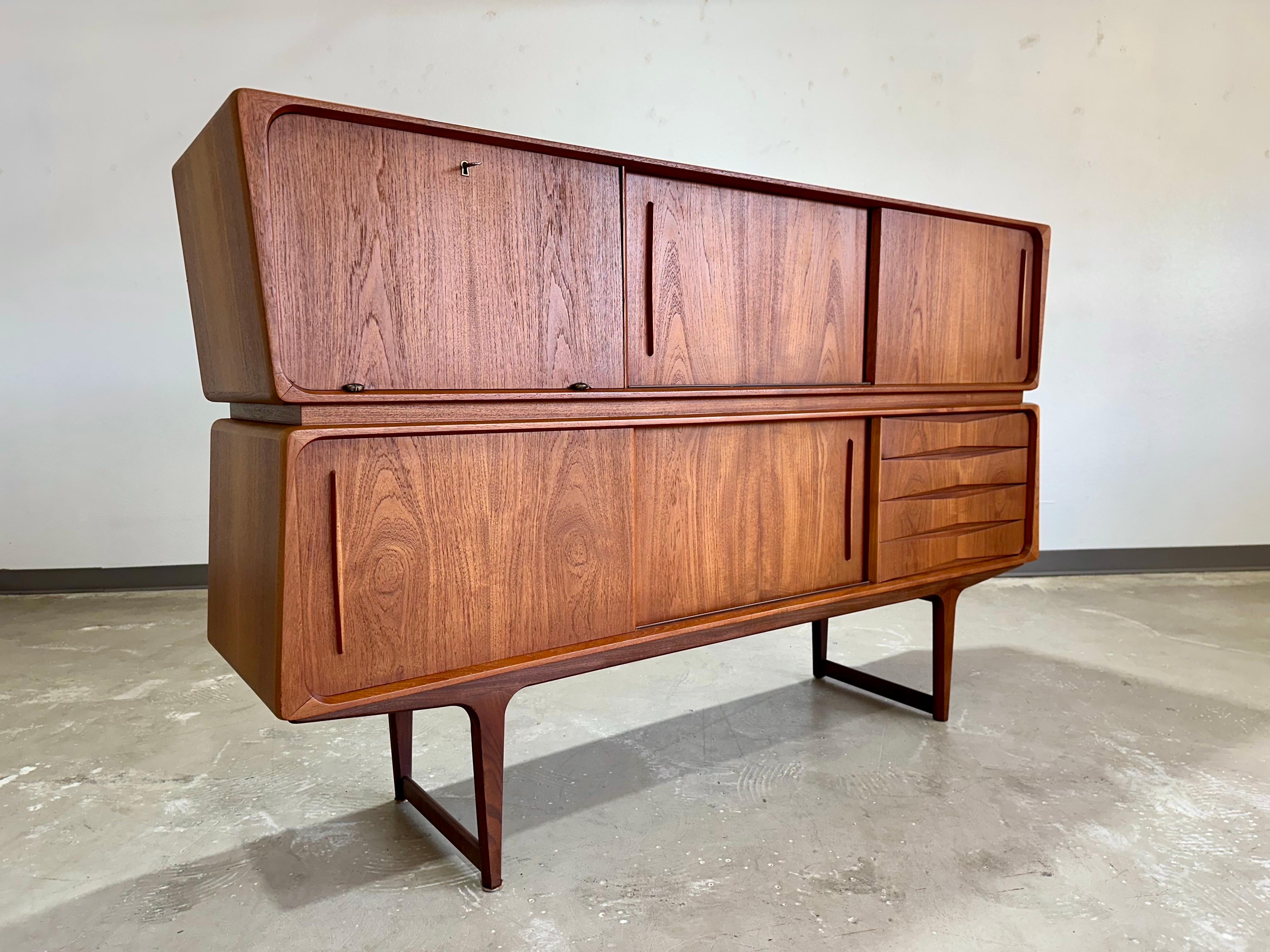 Mid Century Modern Danish Teak Atomic Sideboard Bar Cabinet c.1950’s, Refinished 6