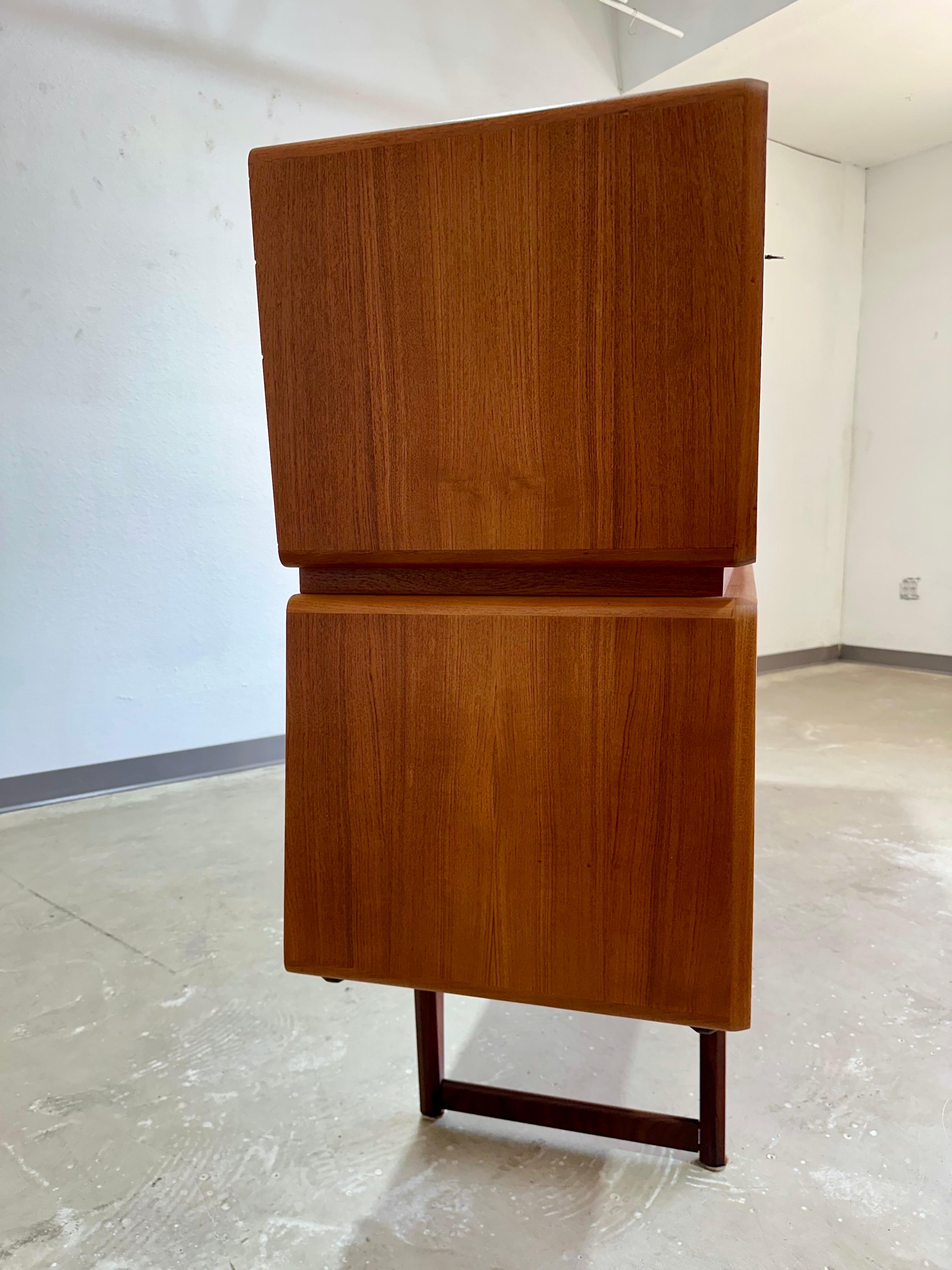 Mid Century Modern Danish Teak Atomic Sideboard Bar Cabinet c.1950’s, Refinished 8