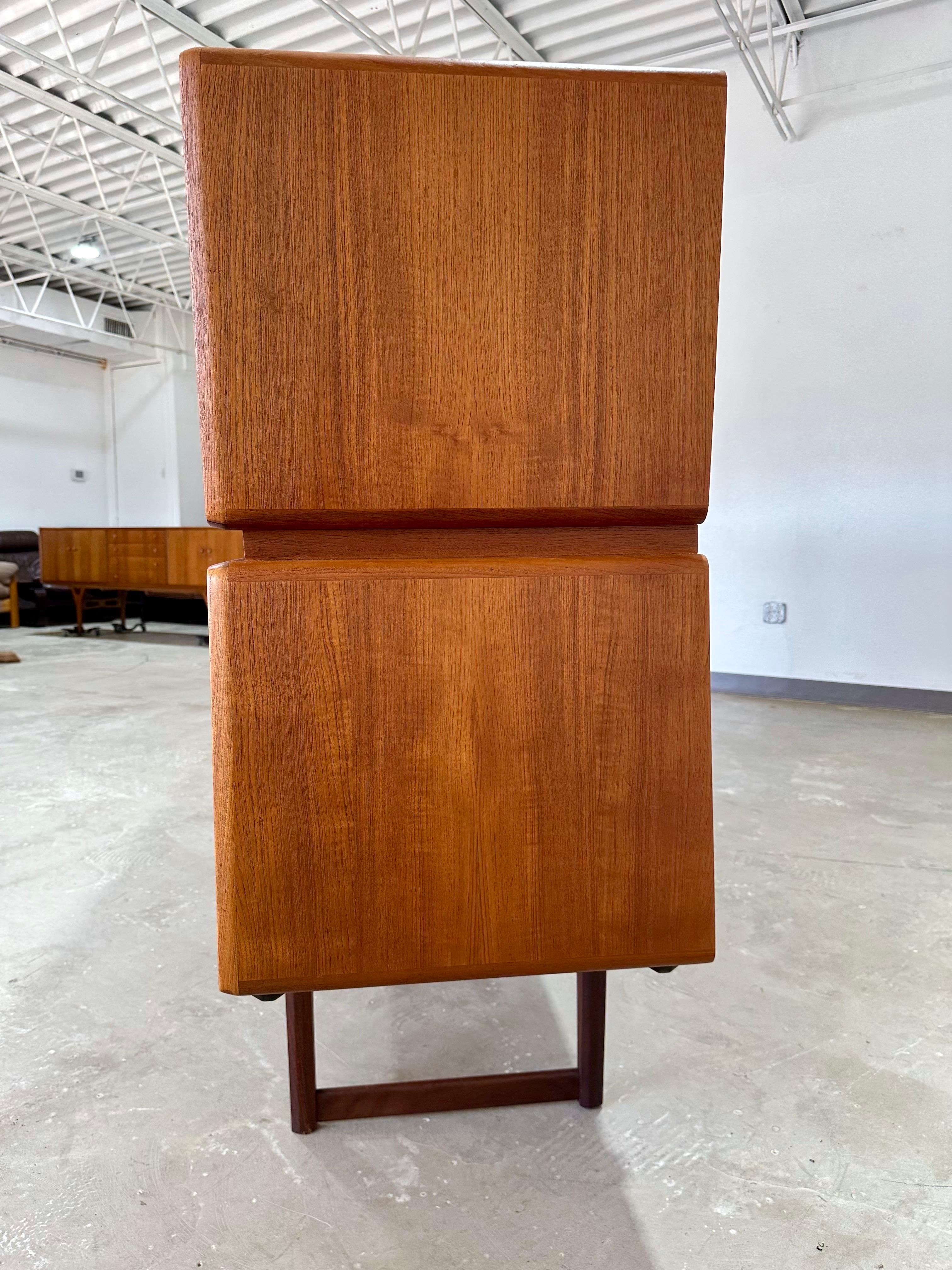 Mid Century Modern Danish Teak Atomic Sideboard Bar Cabinet c.1950’s, Refinished 9
